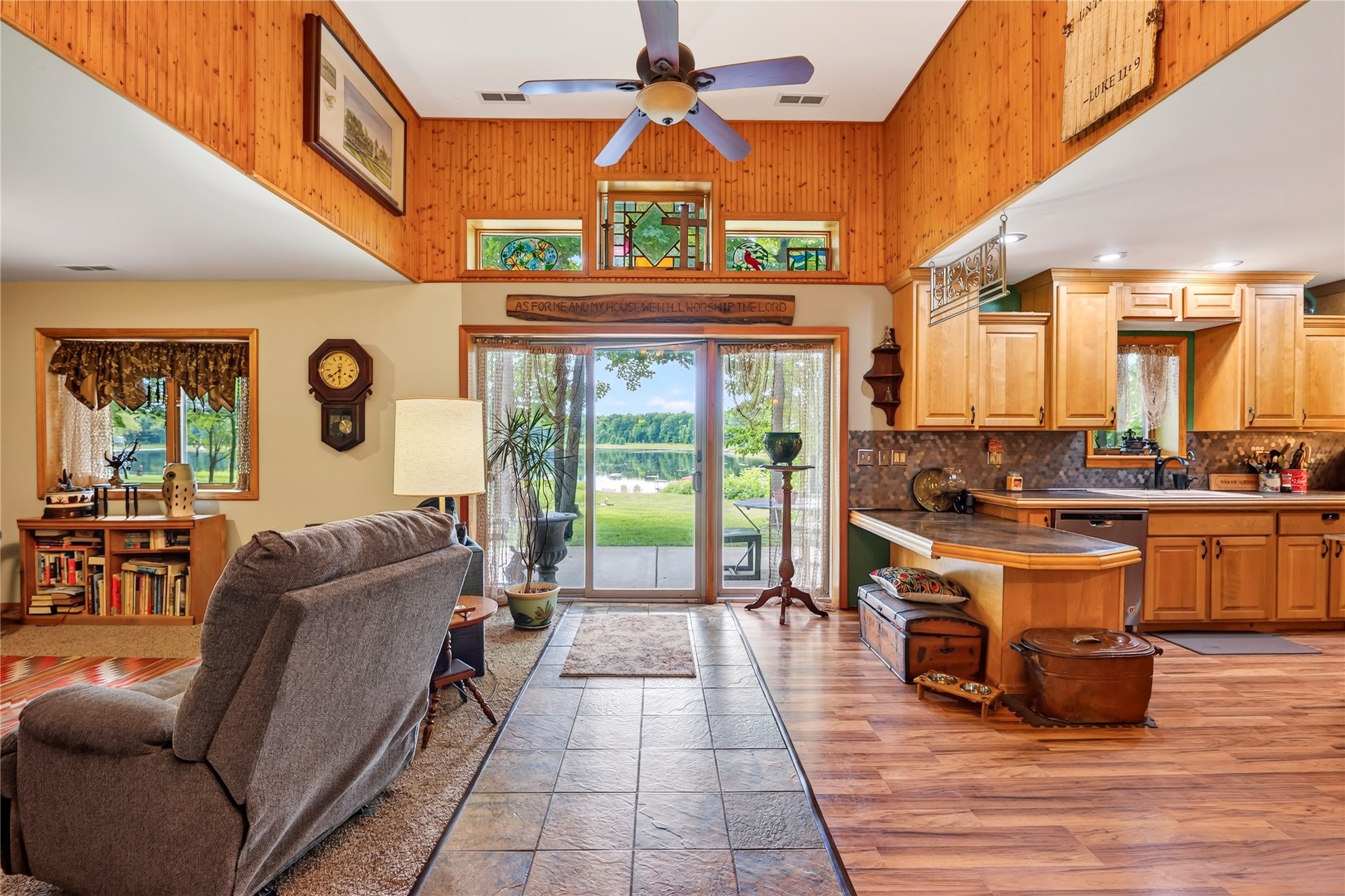 318 Wennenberg Shore Drive Property Photo 12