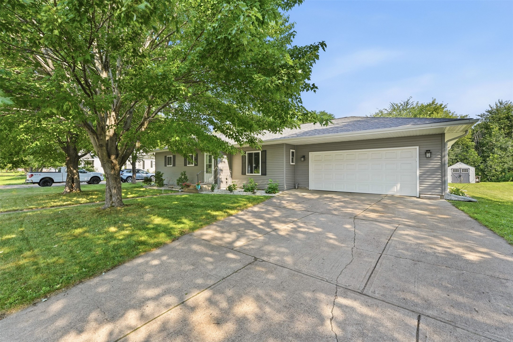 2624 Vine Street Property Photo 1