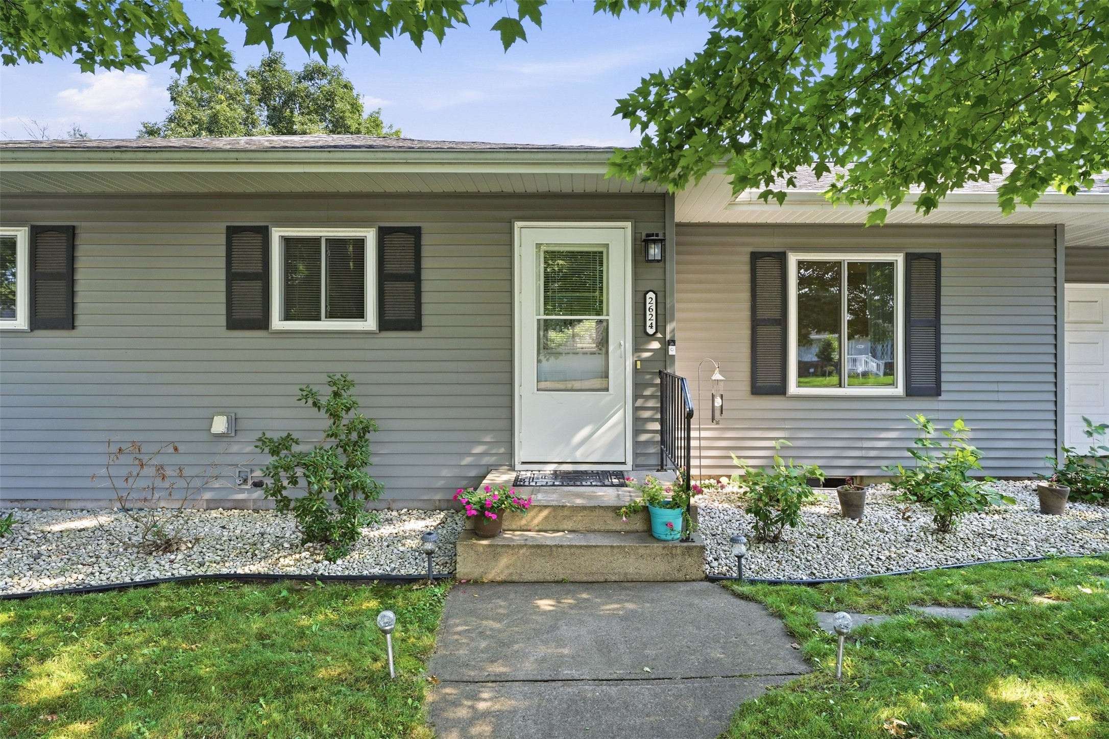 2624 Vine Street Property Photo 4