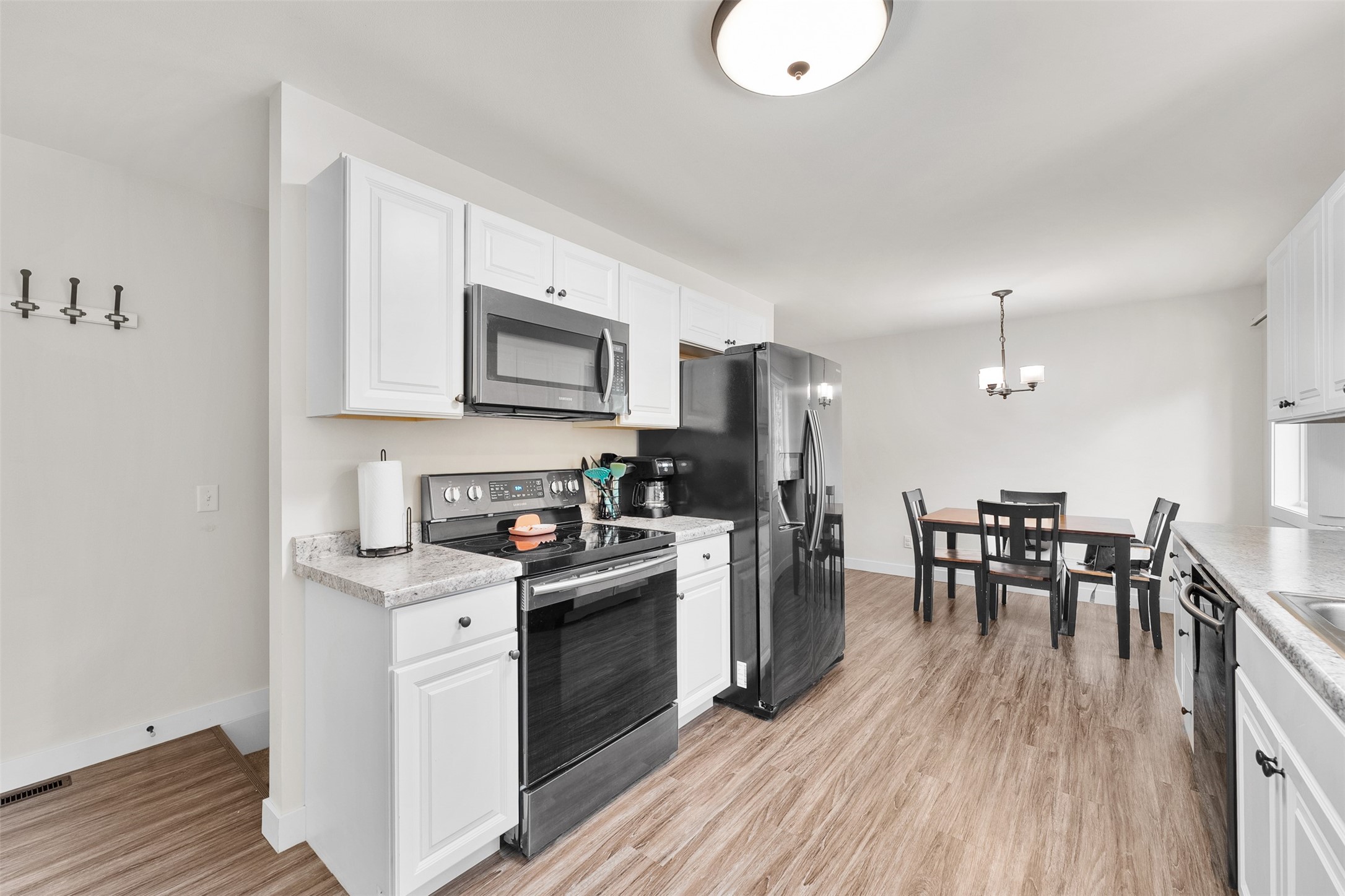 2624 Vine Street Property Photo 11