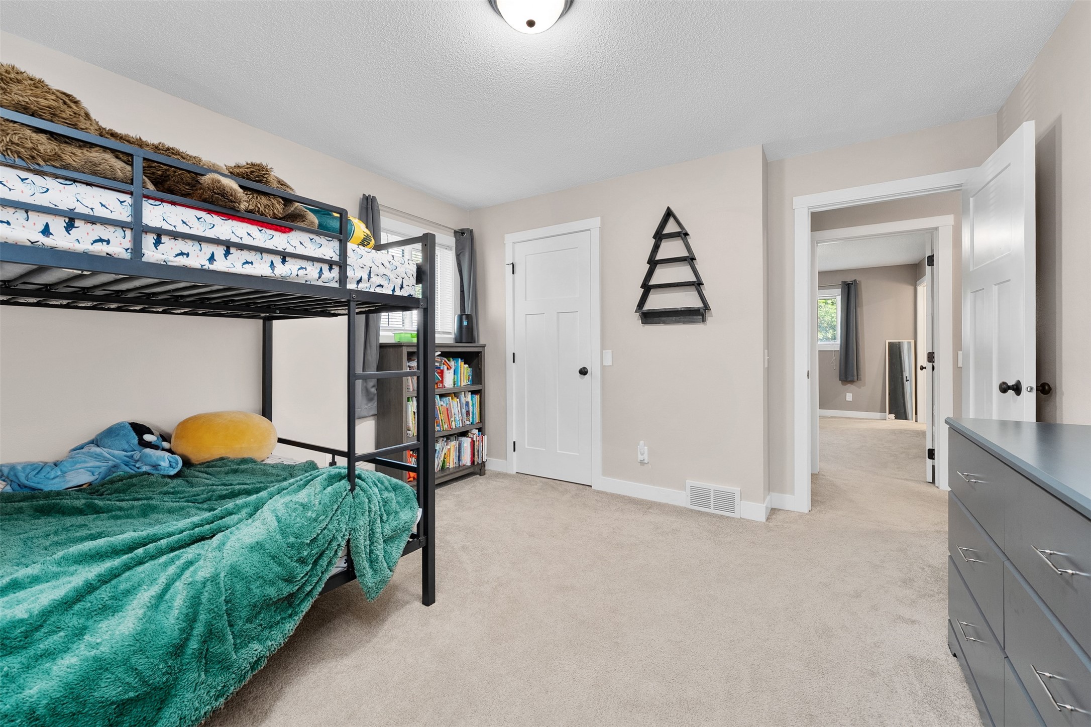 2624 Vine Street Property Photo 18