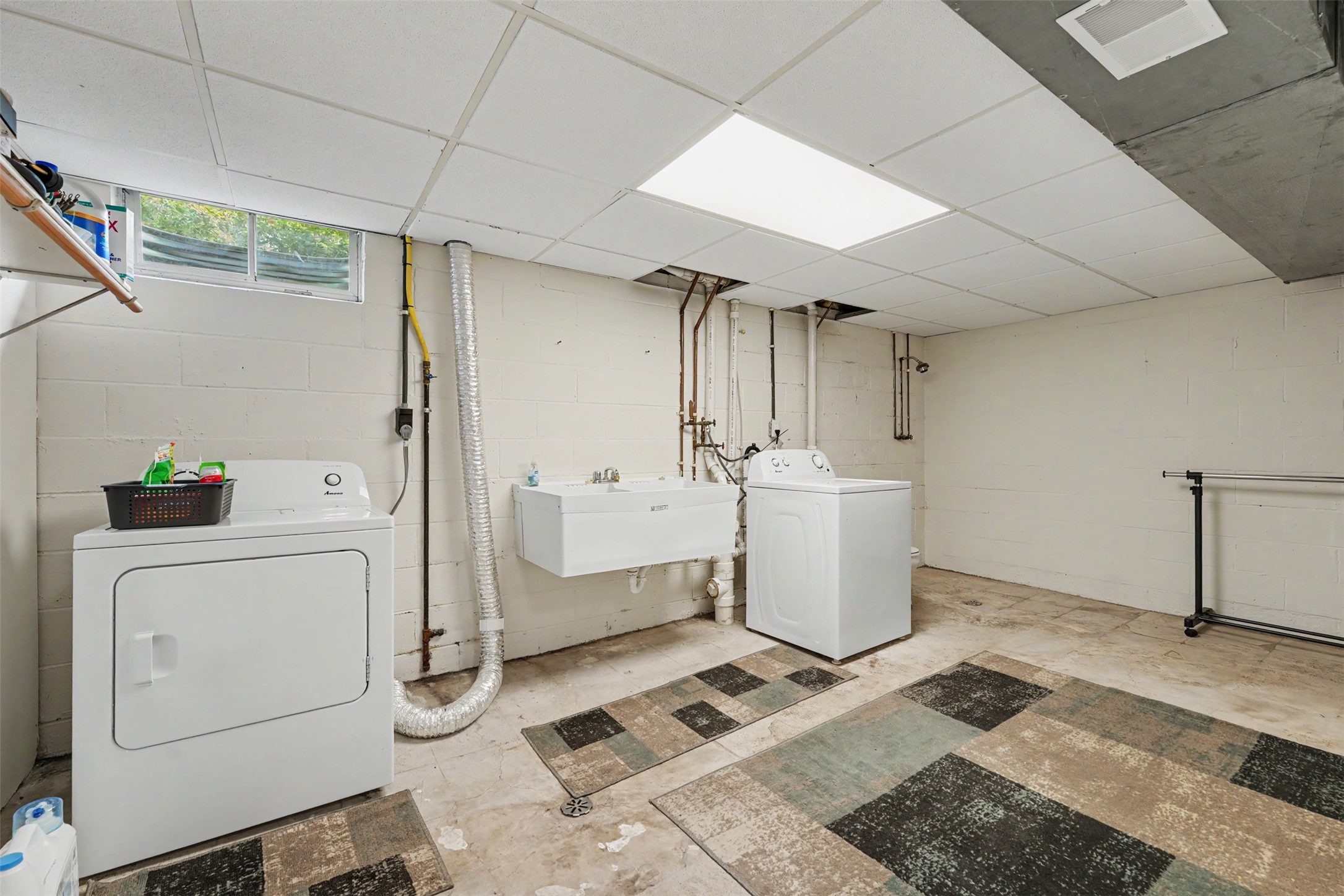 2624 Vine Street Property Photo 26