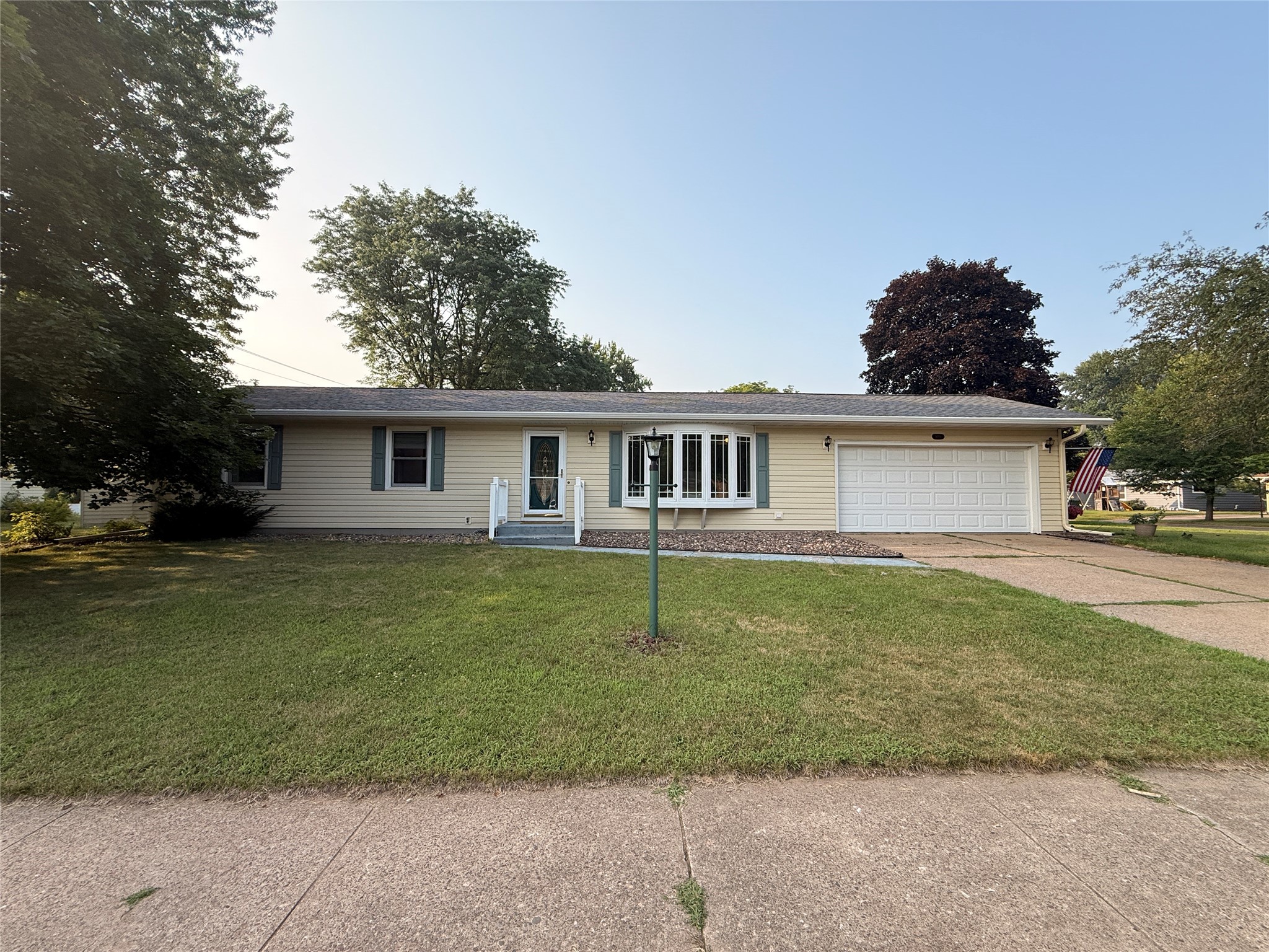 1470 Cummings Avenue Property Photo 1