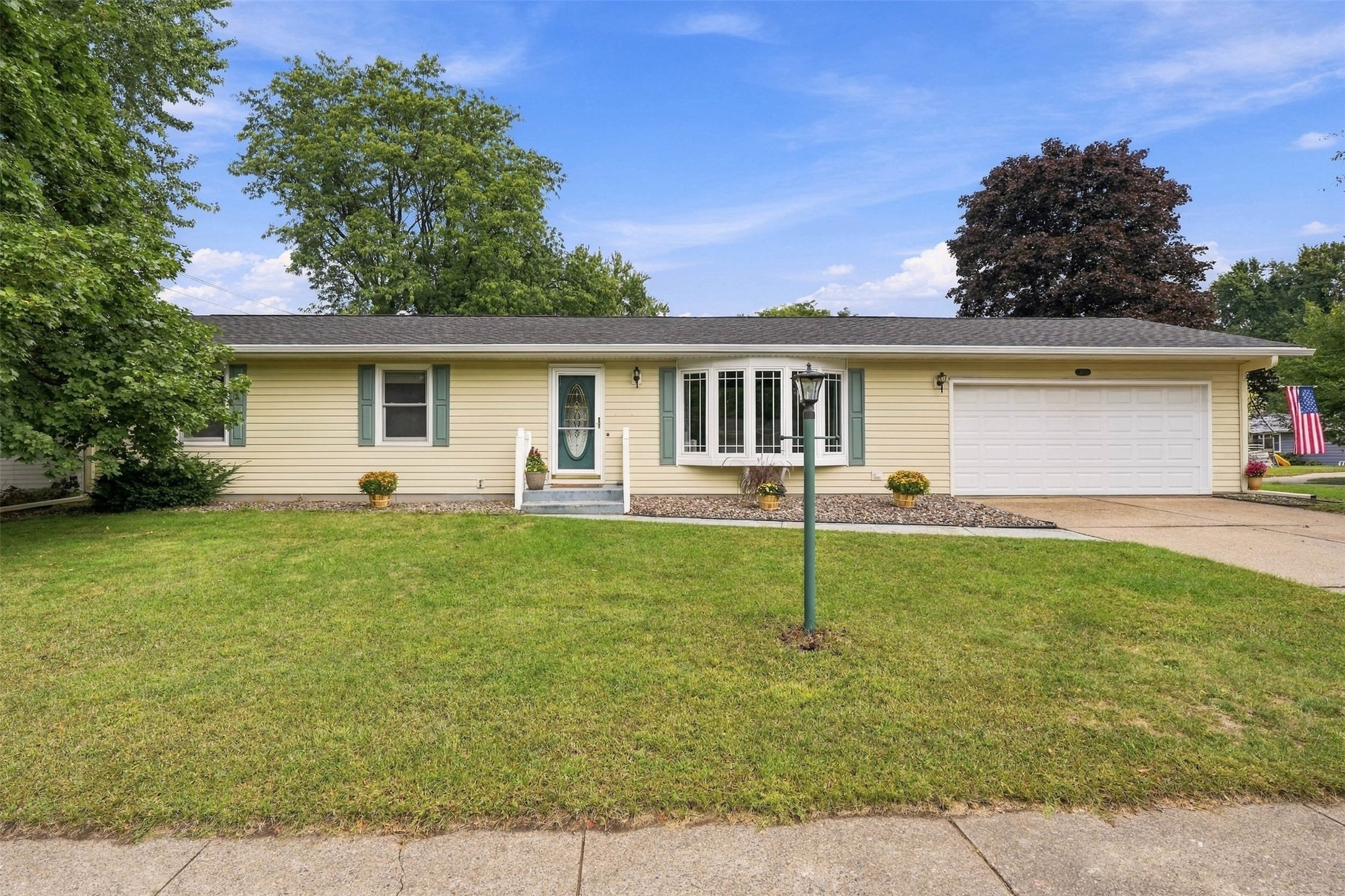 1470 Cummings Avenue Property Photo 1