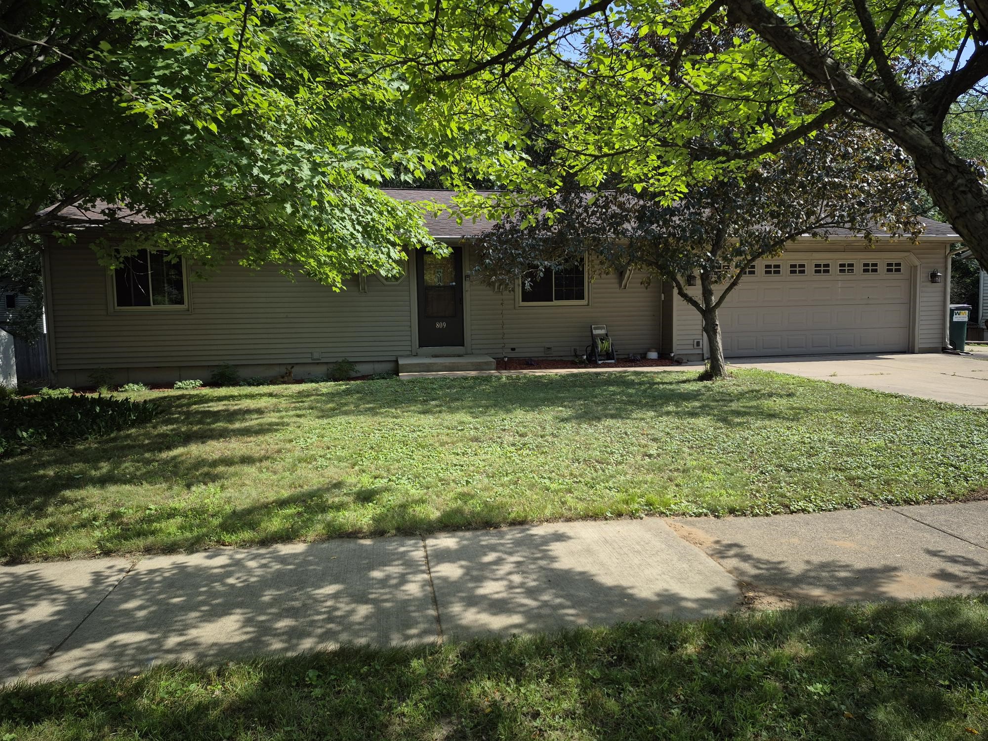 809 Kimberly Drive Property Photo 2