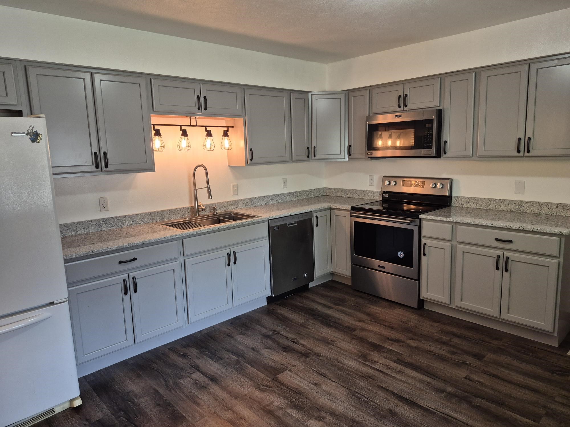 809 Kimberly Drive Property Photo 2