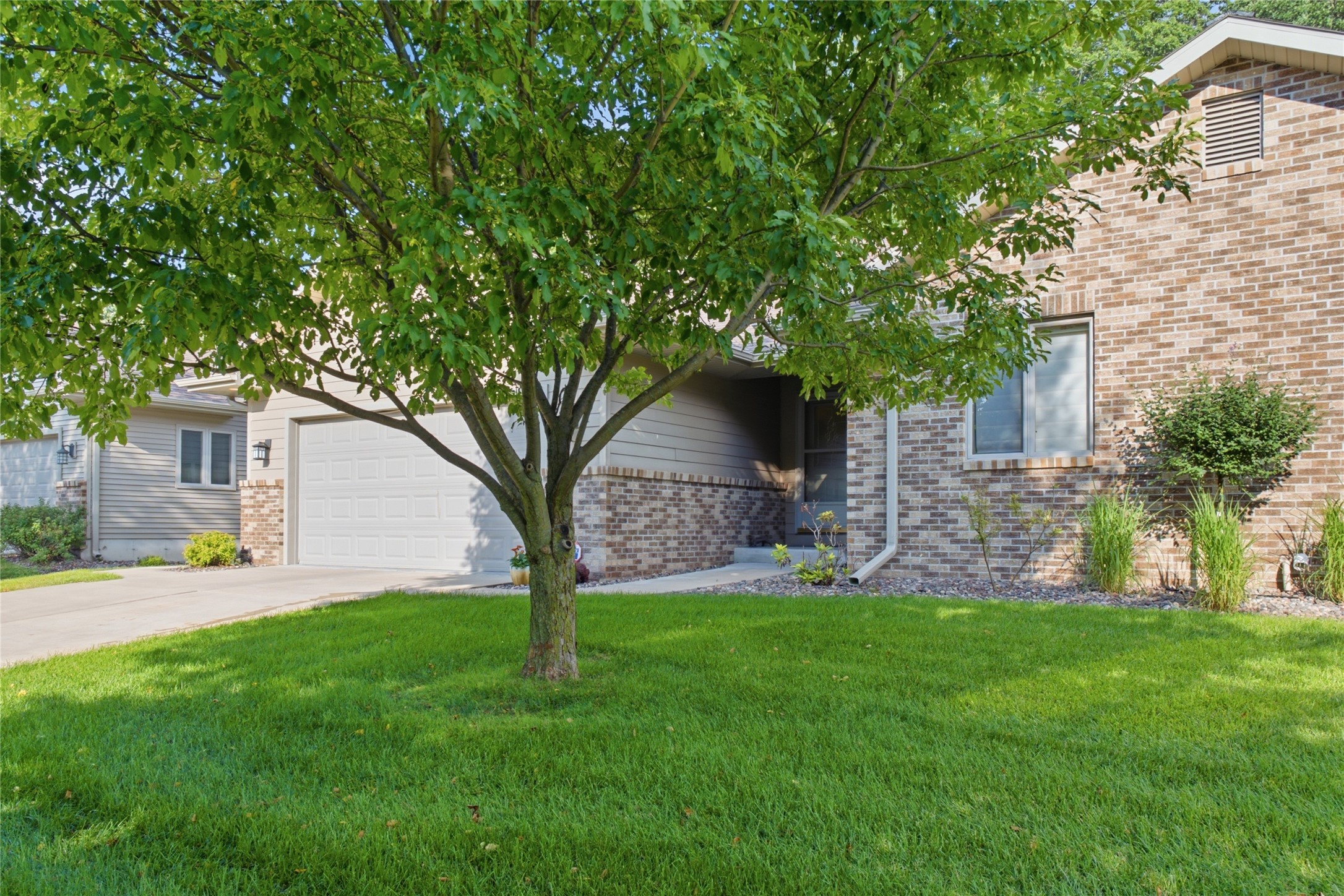 2615 E Princeton Avenue Property Photo 3