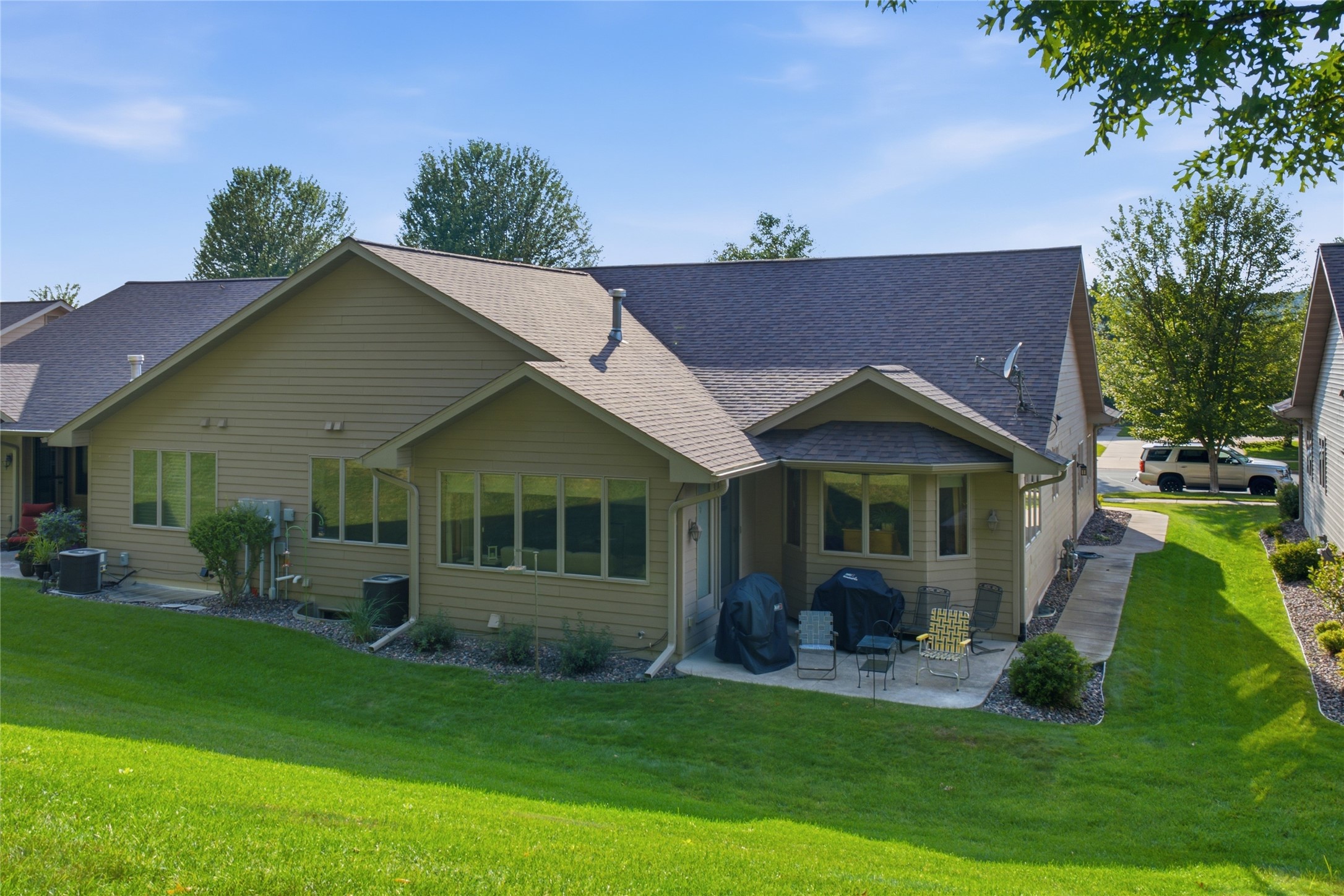2615 E Princeton Avenue Property Photo 4