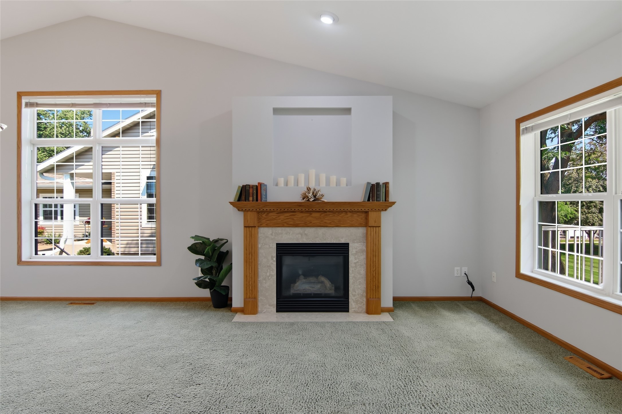 4205 E Hamilton Avenue Property Photo 12