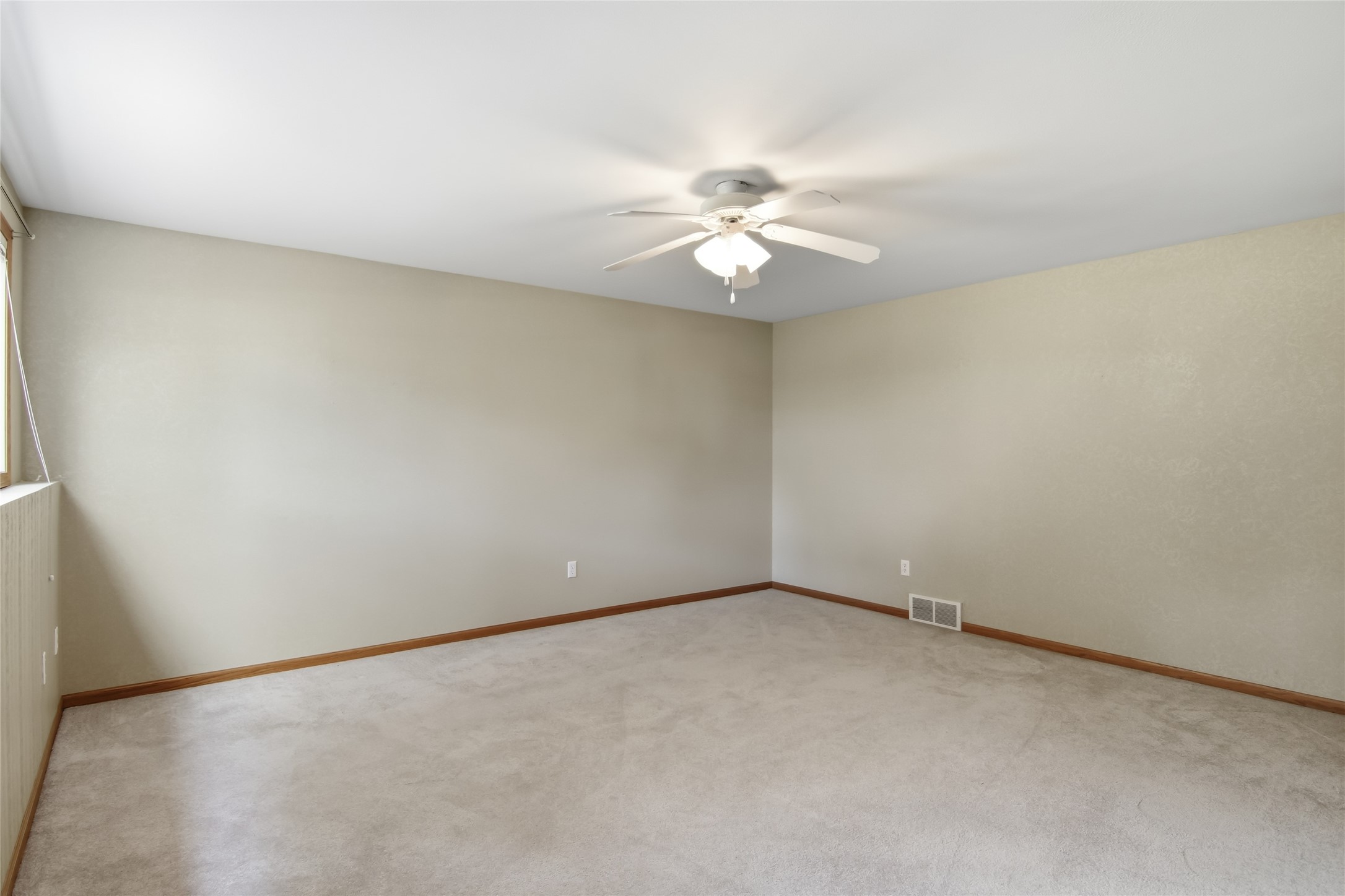 4205 E Hamilton Avenue Property Photo 25