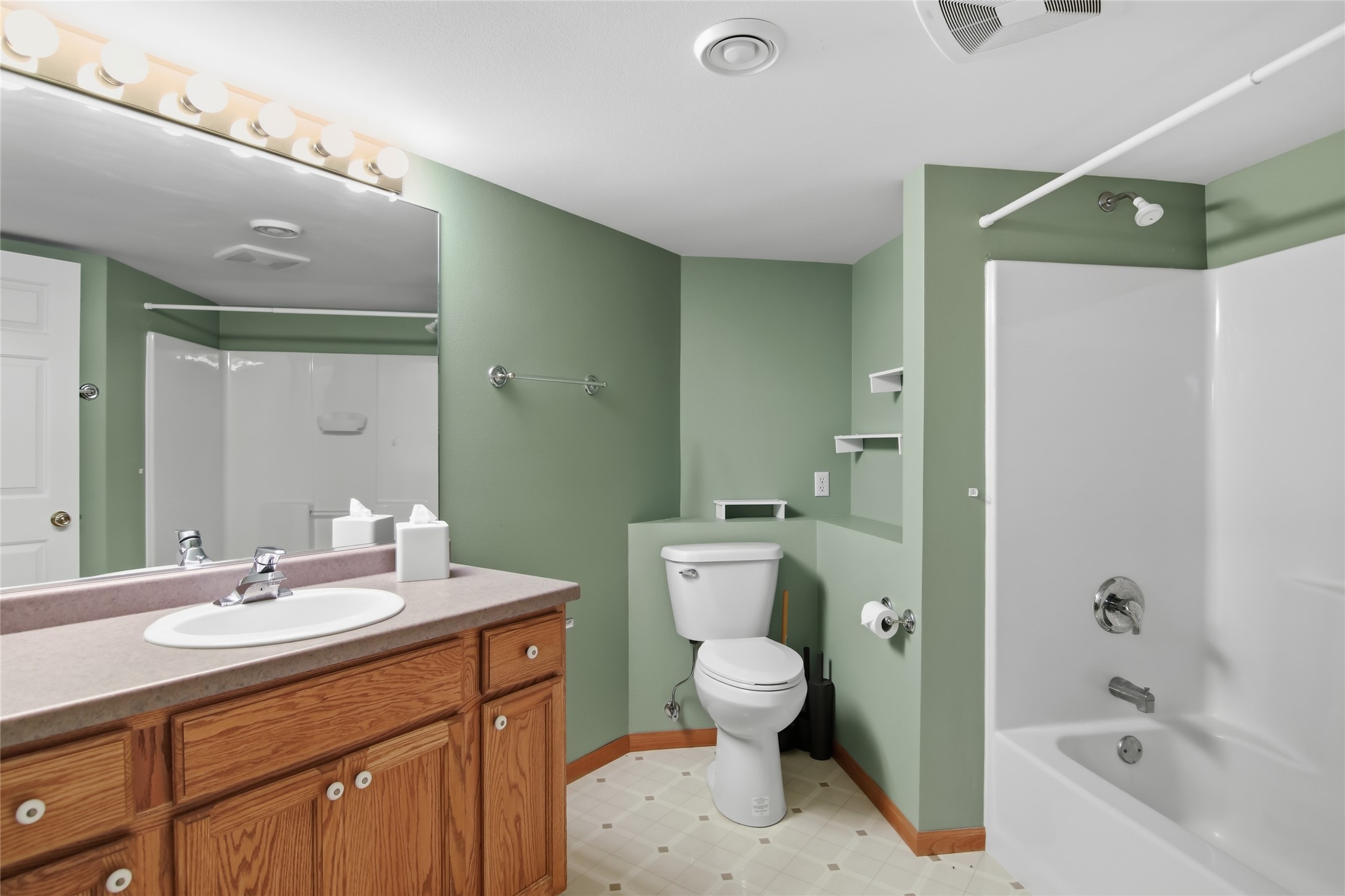 4205 E Hamilton Avenue Property Photo 29