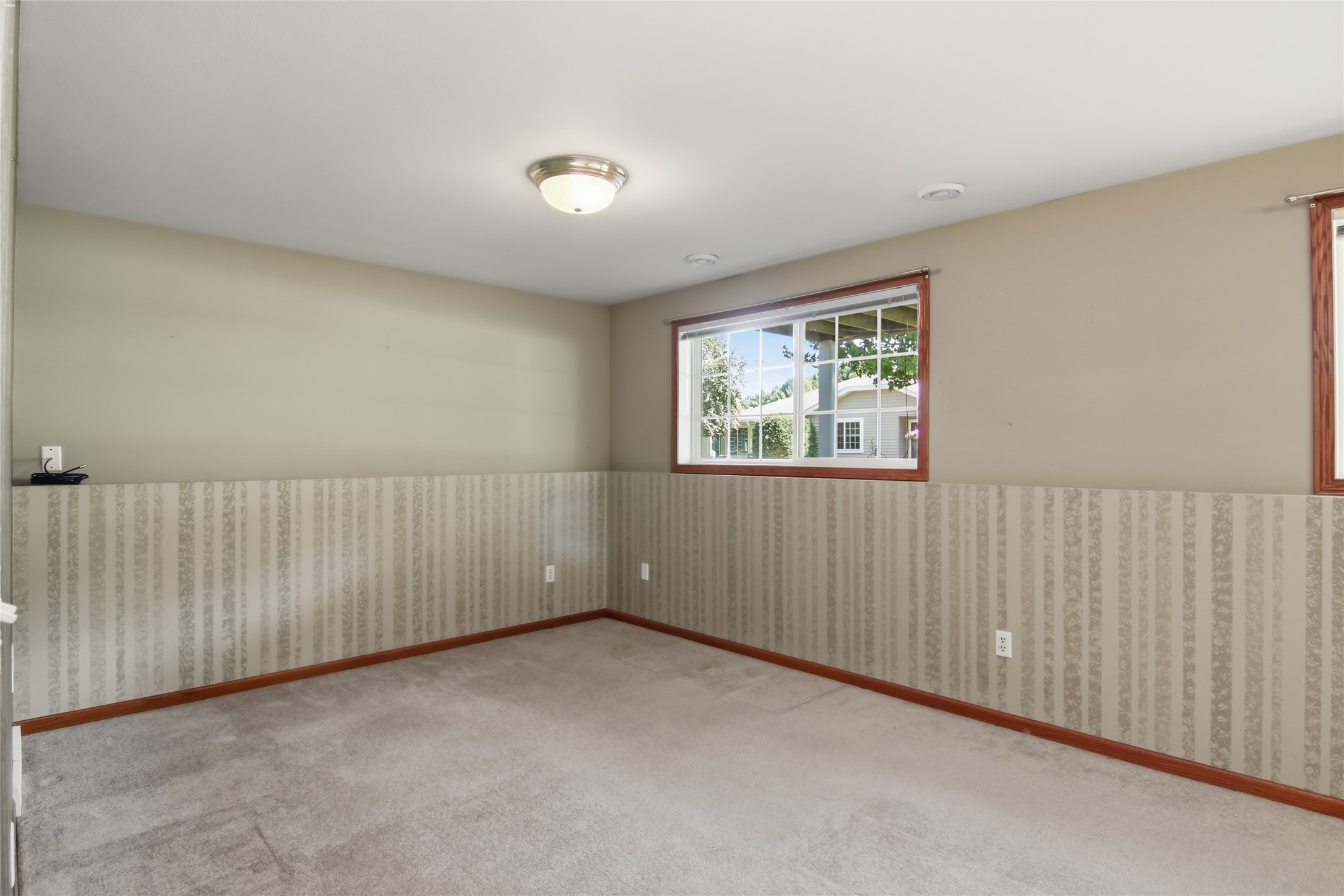 4205 E Hamilton Avenue Property Photo 32