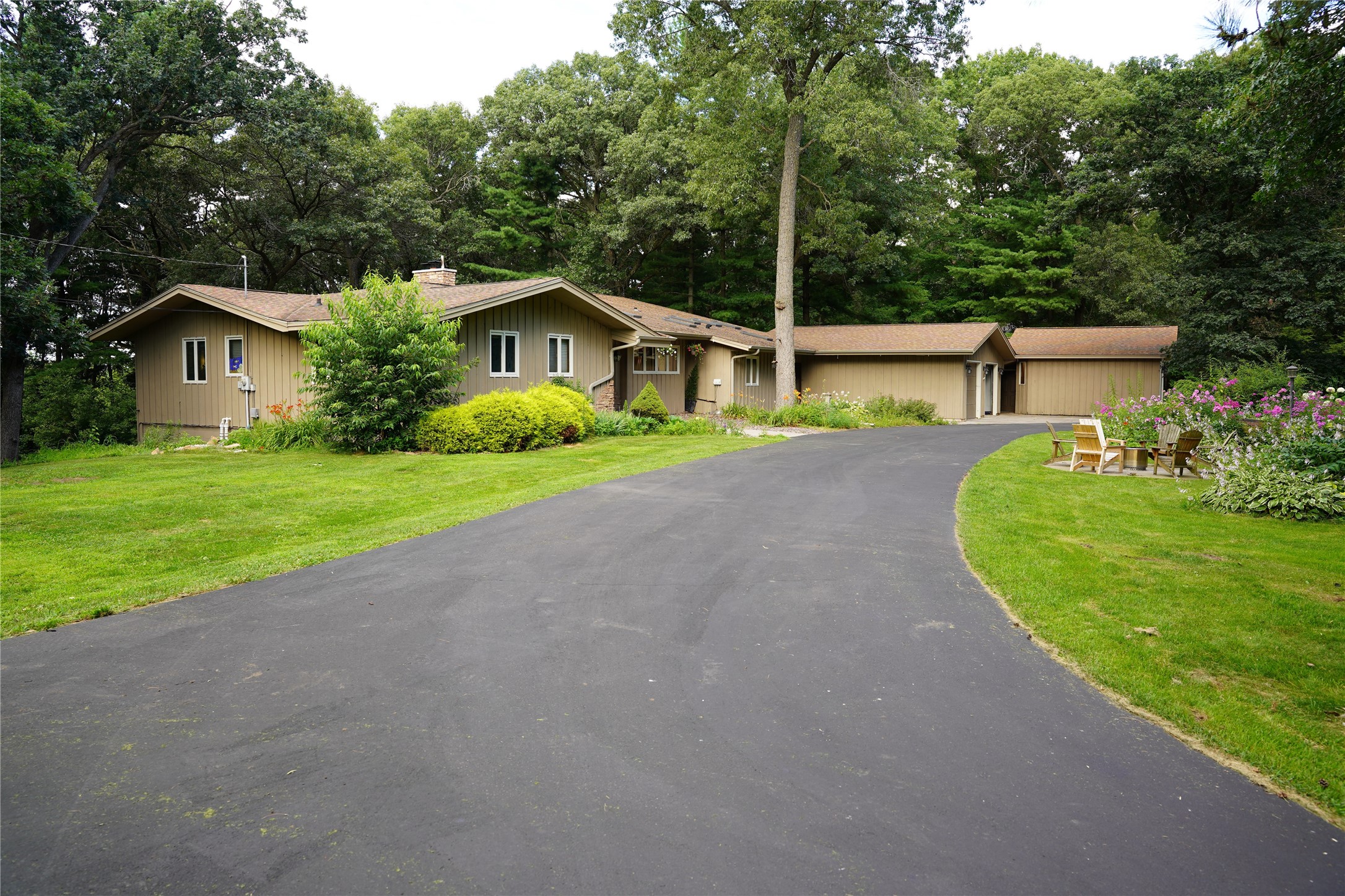 990 Blackoak Road Property Photo 1