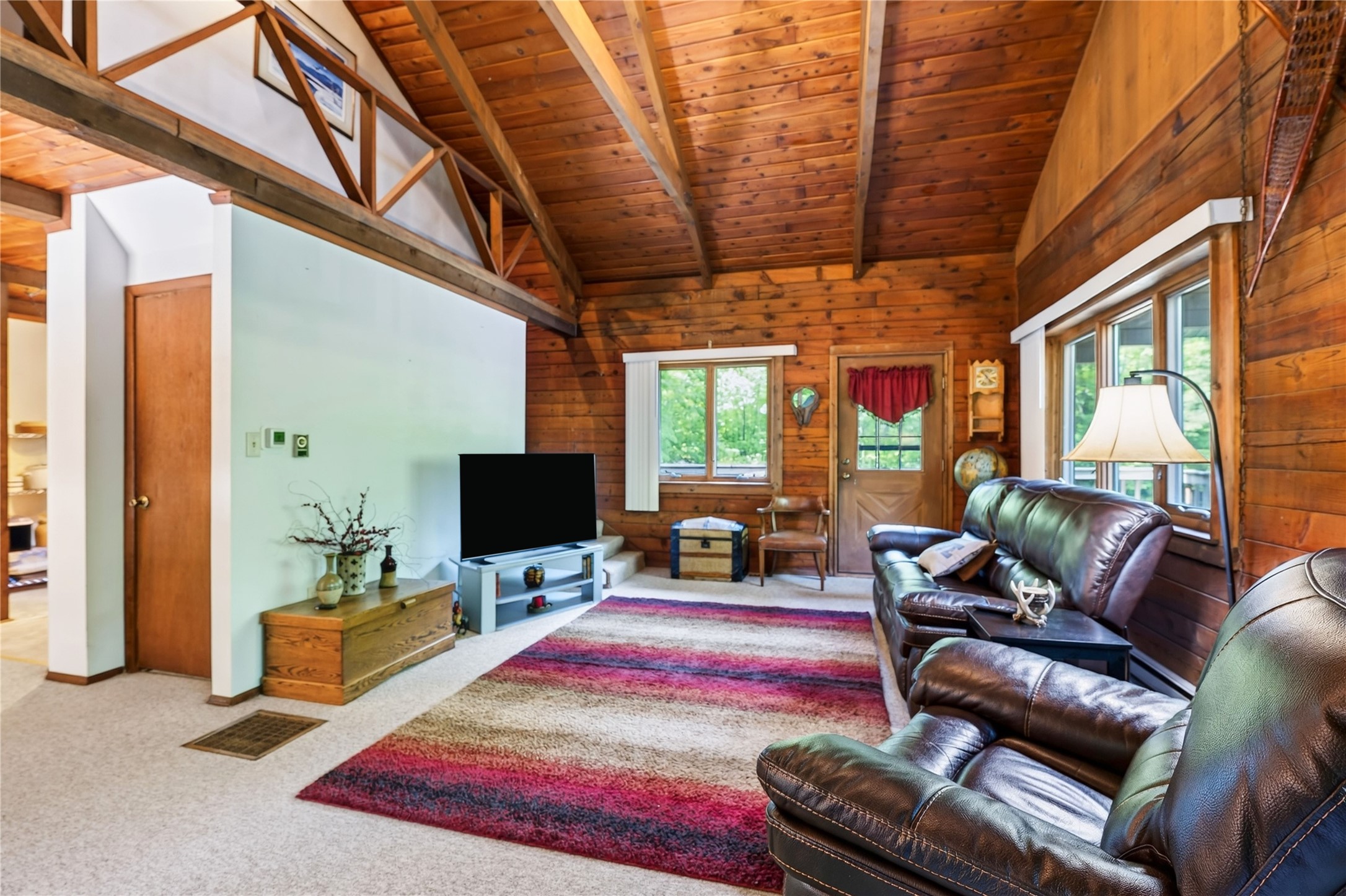 17605 Woodcrest Drive Property Photo 6