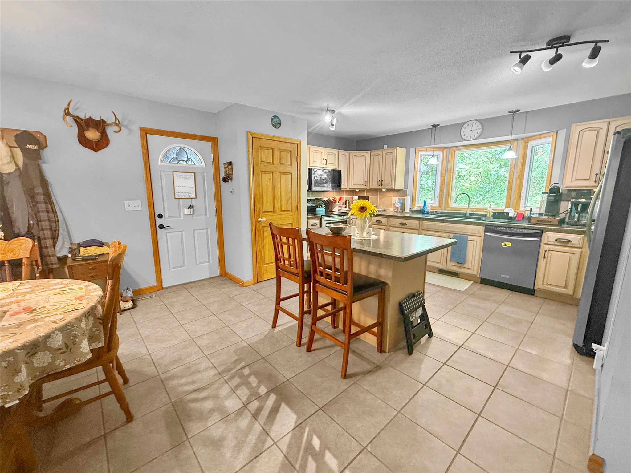 3310 Remington Road Property Photo 5