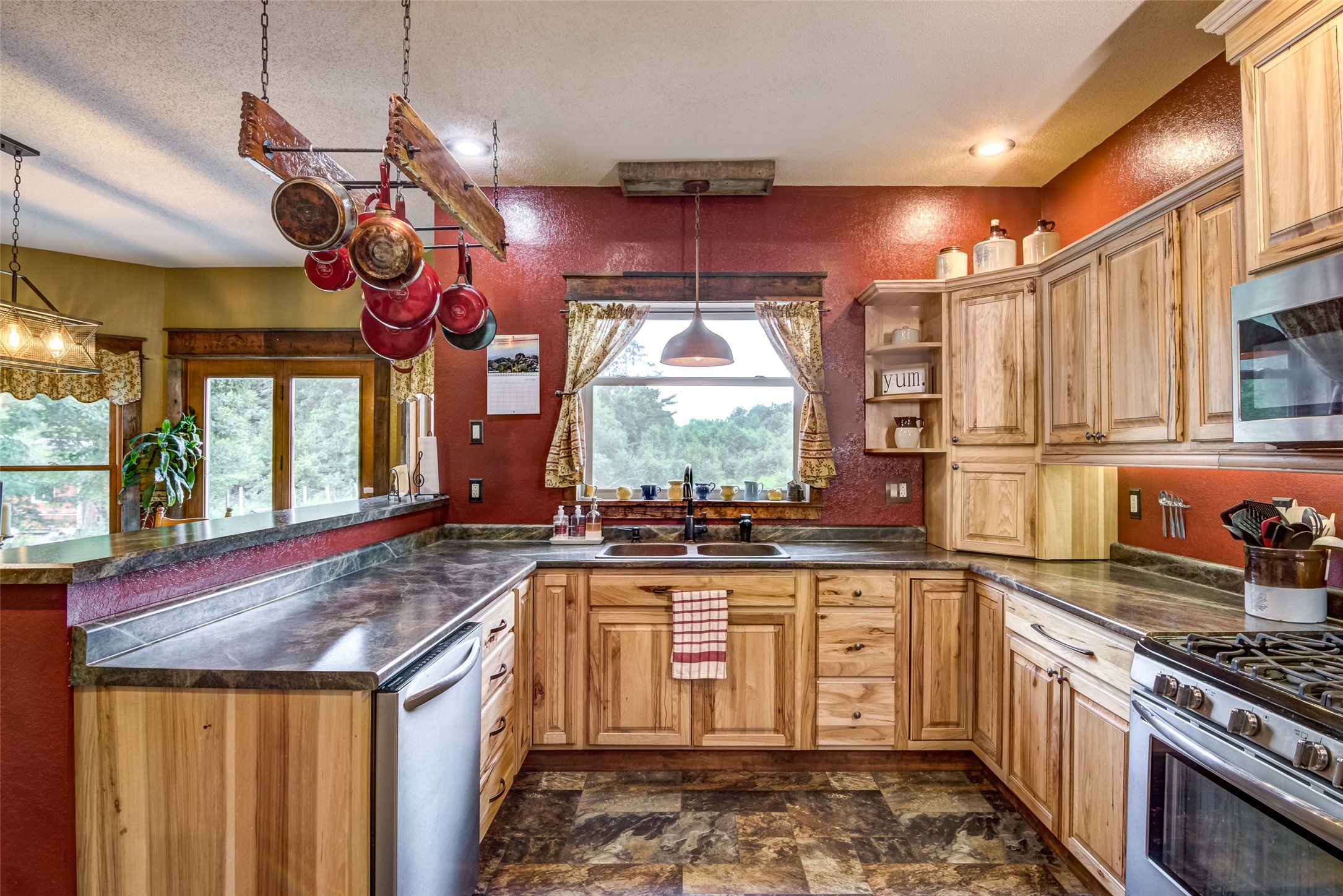 4825 N Taylor Road Property Photo 8