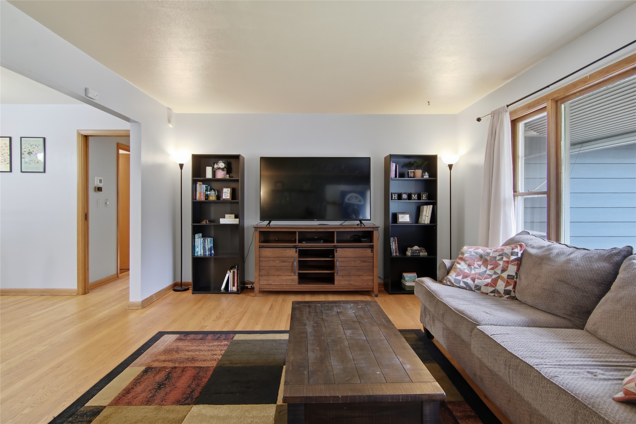 904 E Lexington Boulevard Property Photo 3