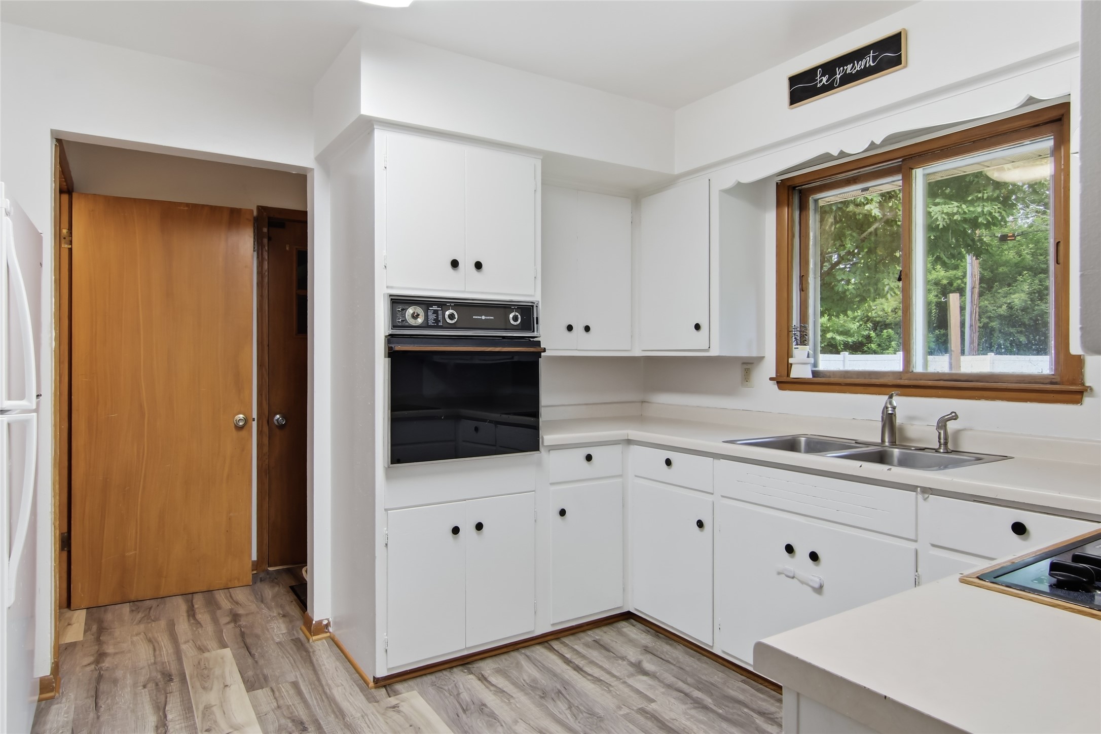 904 E Lexington Boulevard Property Photo 10