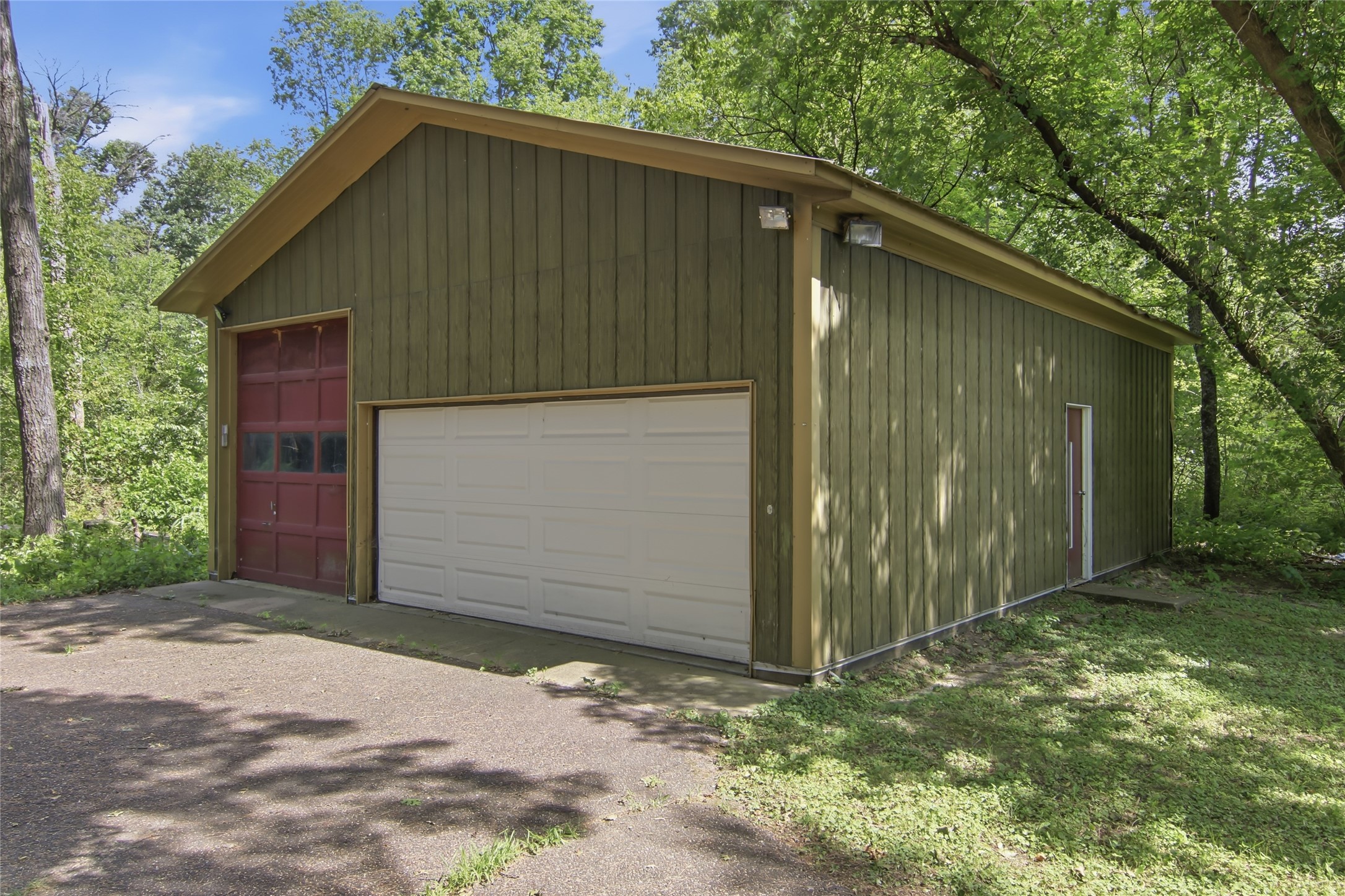 3153 Deerfield Road Property Photo 3