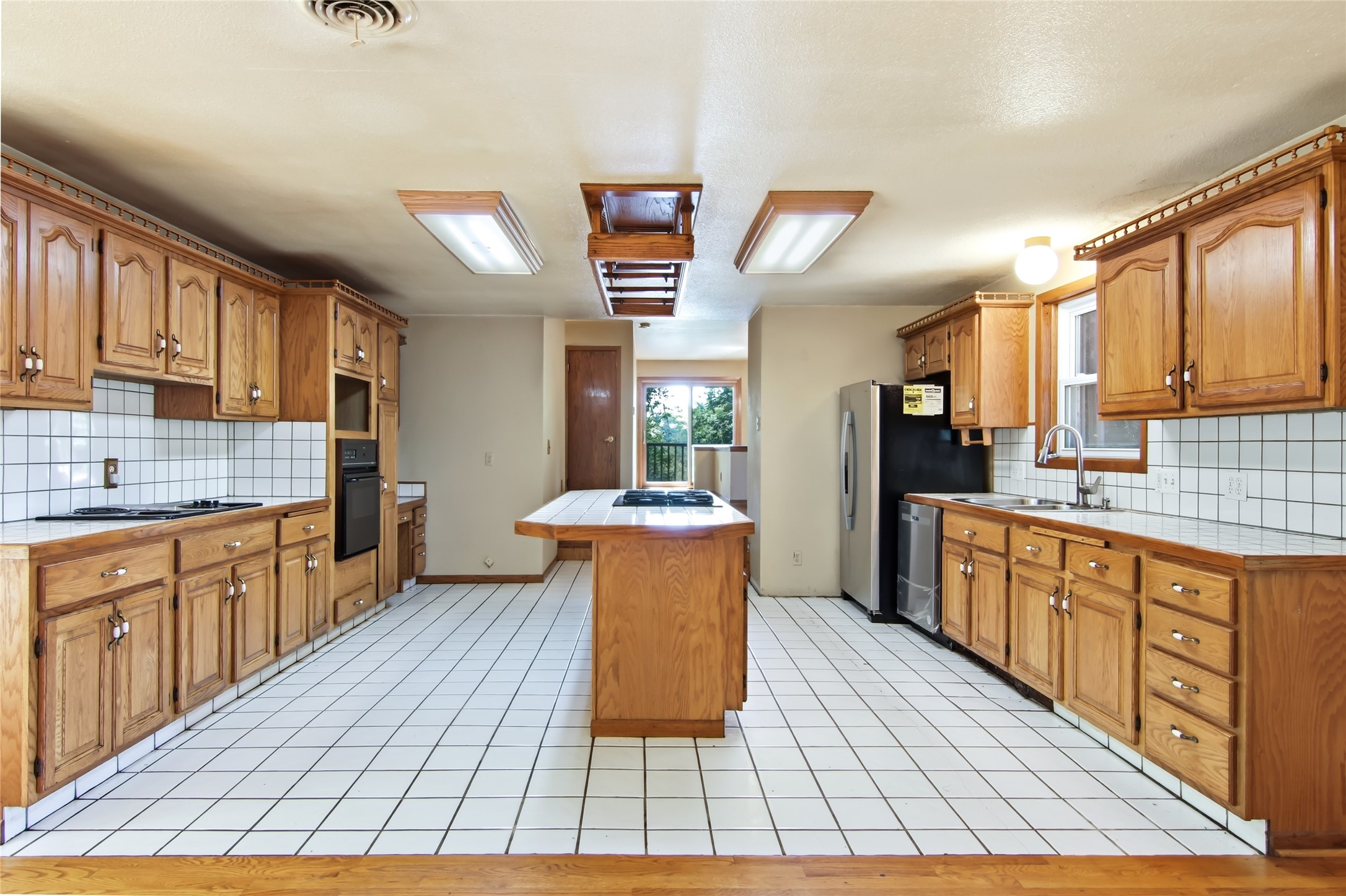 3153 Deerfield Road Property Photo 5