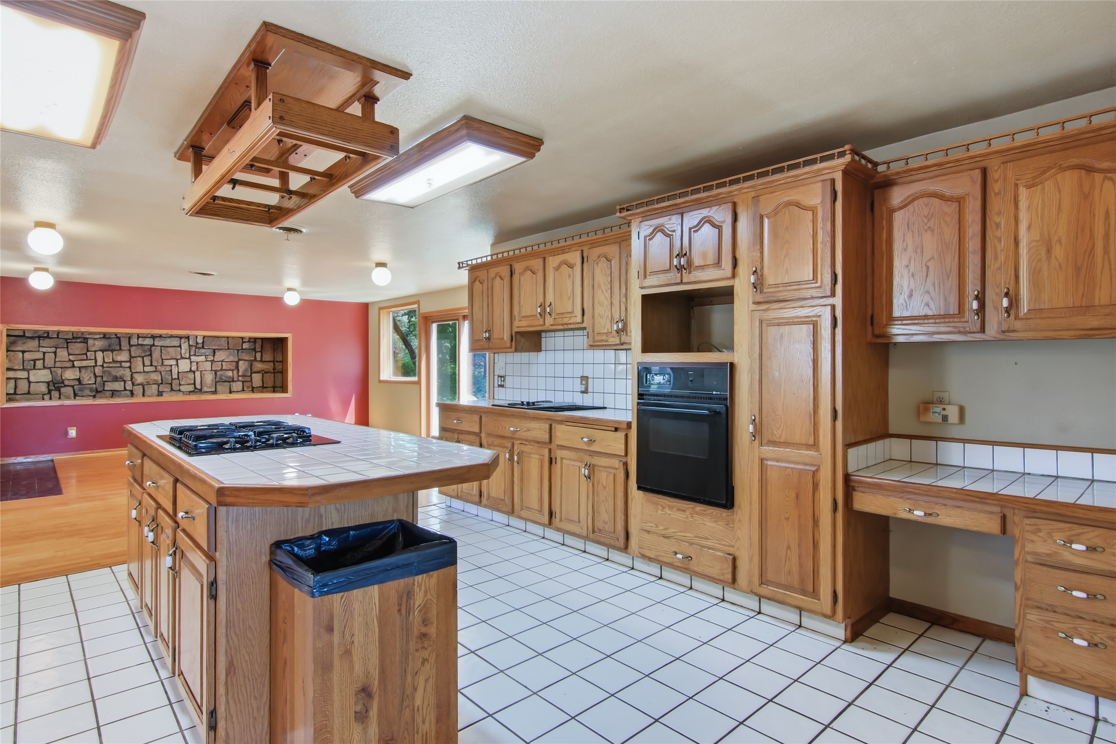 3153 Deerfield Road Property Photo 6