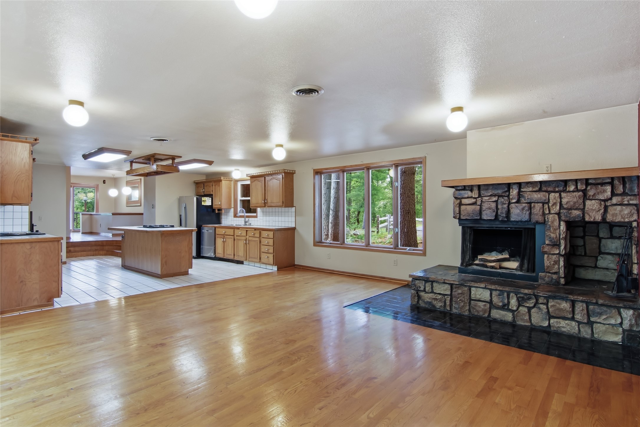 3153 Deerfield Road Property Photo 9