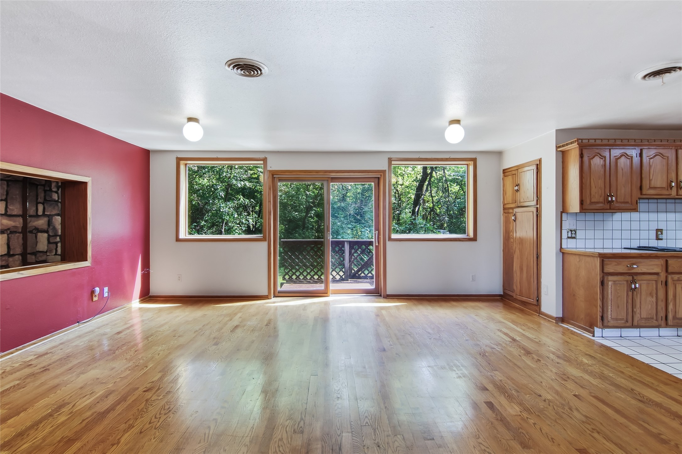 3153 Deerfield Road Property Photo 12