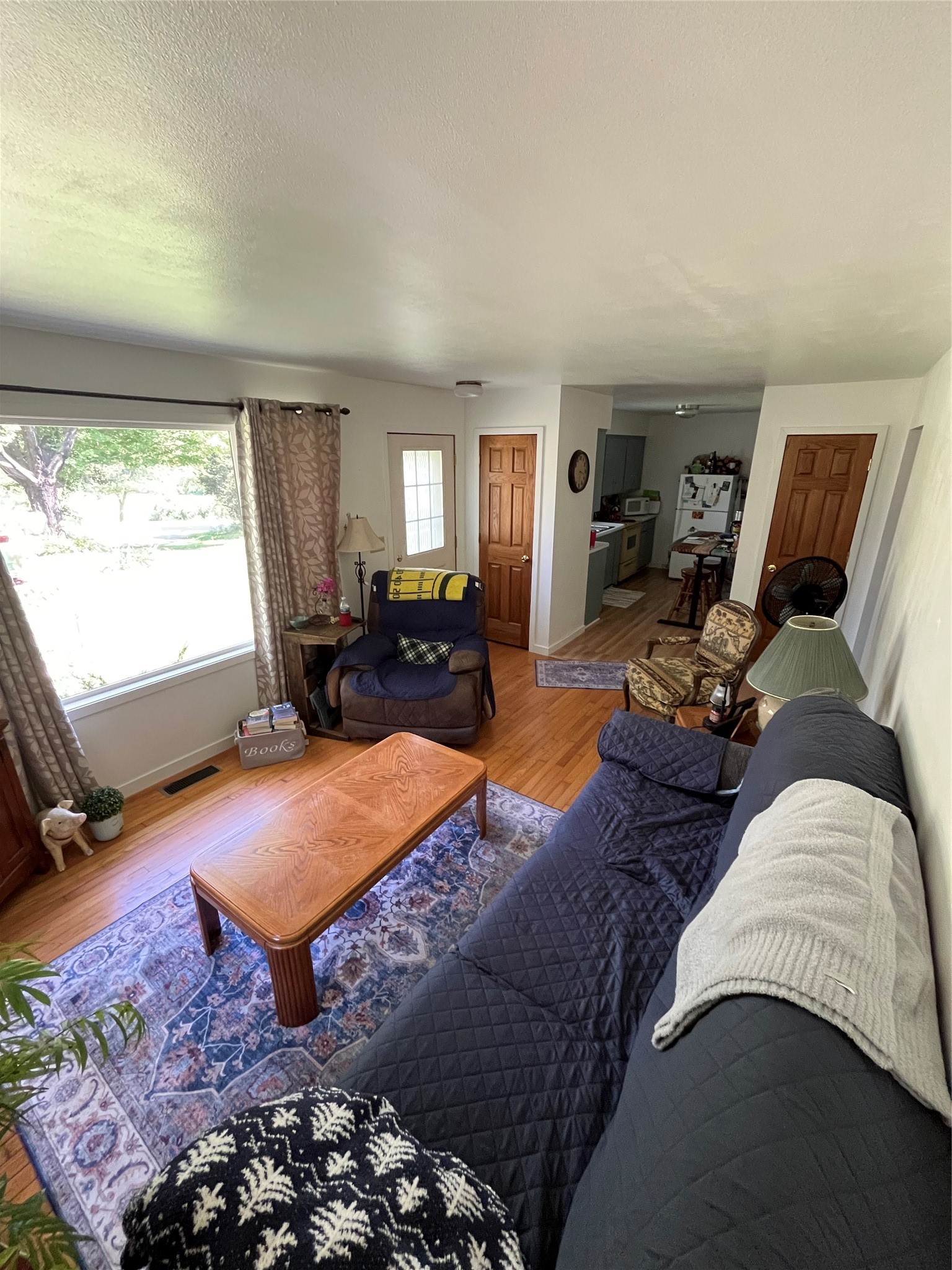 2612 N 67th Avenue Property Photo 2