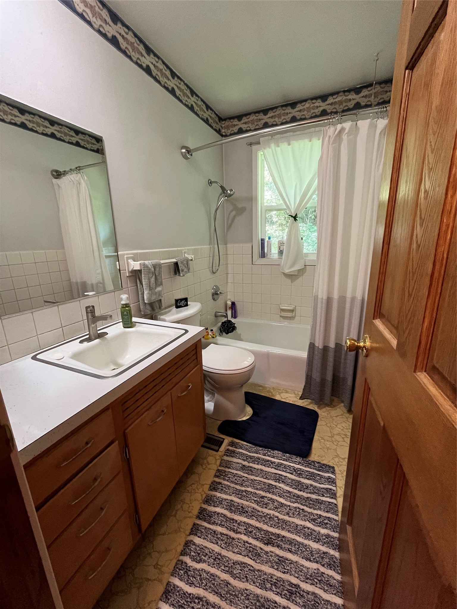 2612 N 67th Avenue Property Photo 7