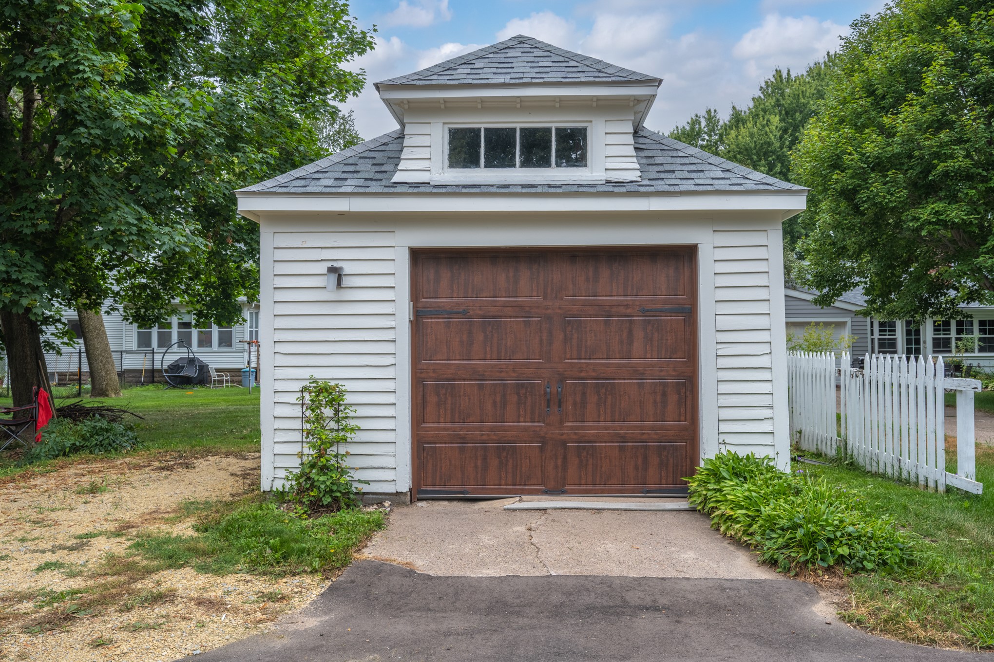 235 W 3rd Street Property Photo 4