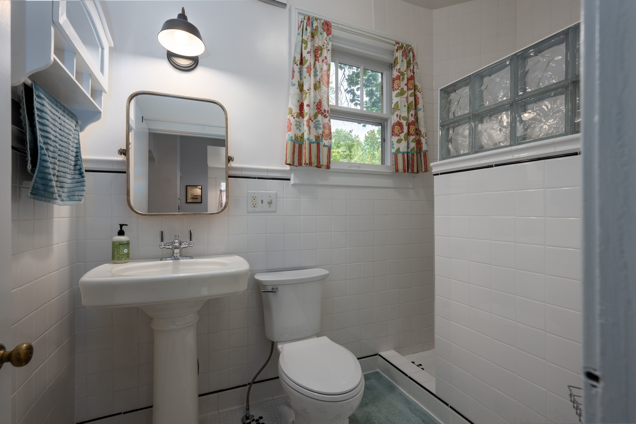 235 W 3rd Street Property Photo 45