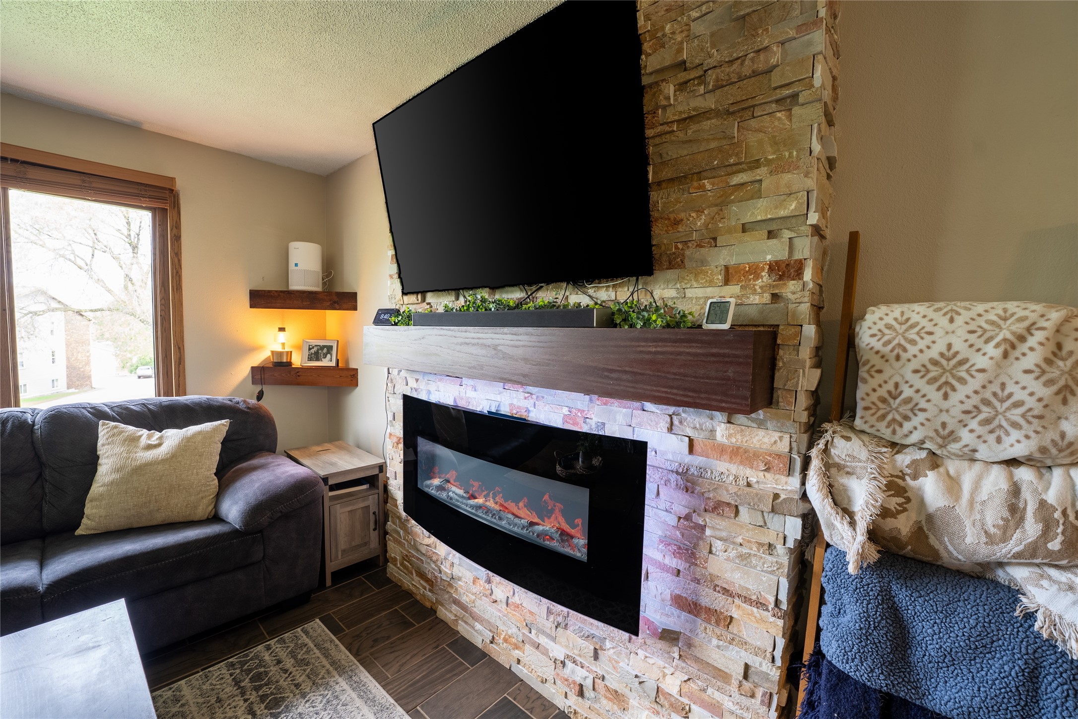 1127 5th Street E Property Photo 8
