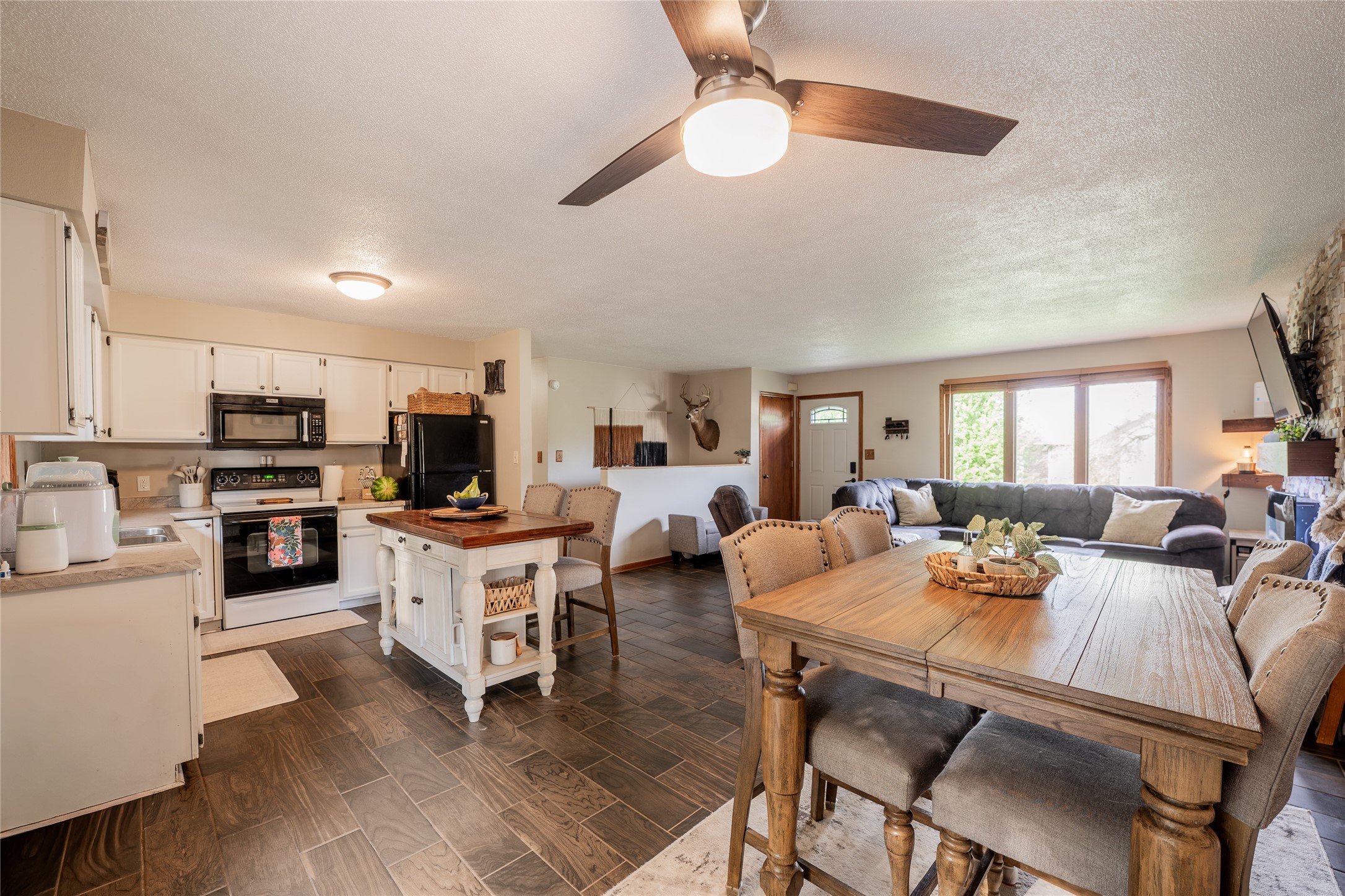1127 5th Street E Property Photo 14