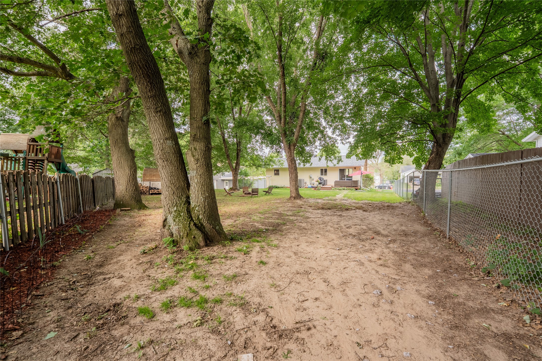 1127 5th Street E Property Photo 33
