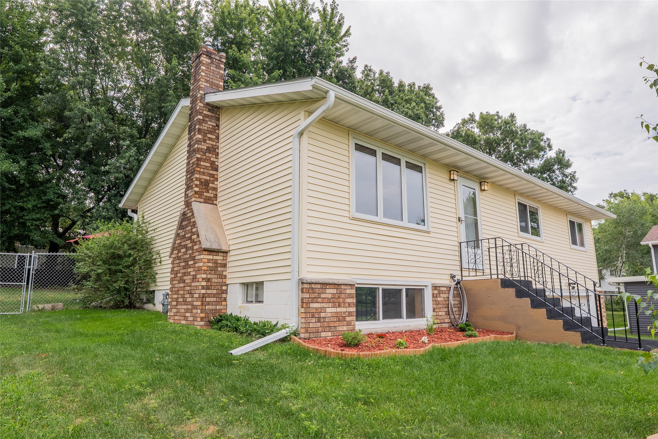 1127 5th Street E Property Photo 39