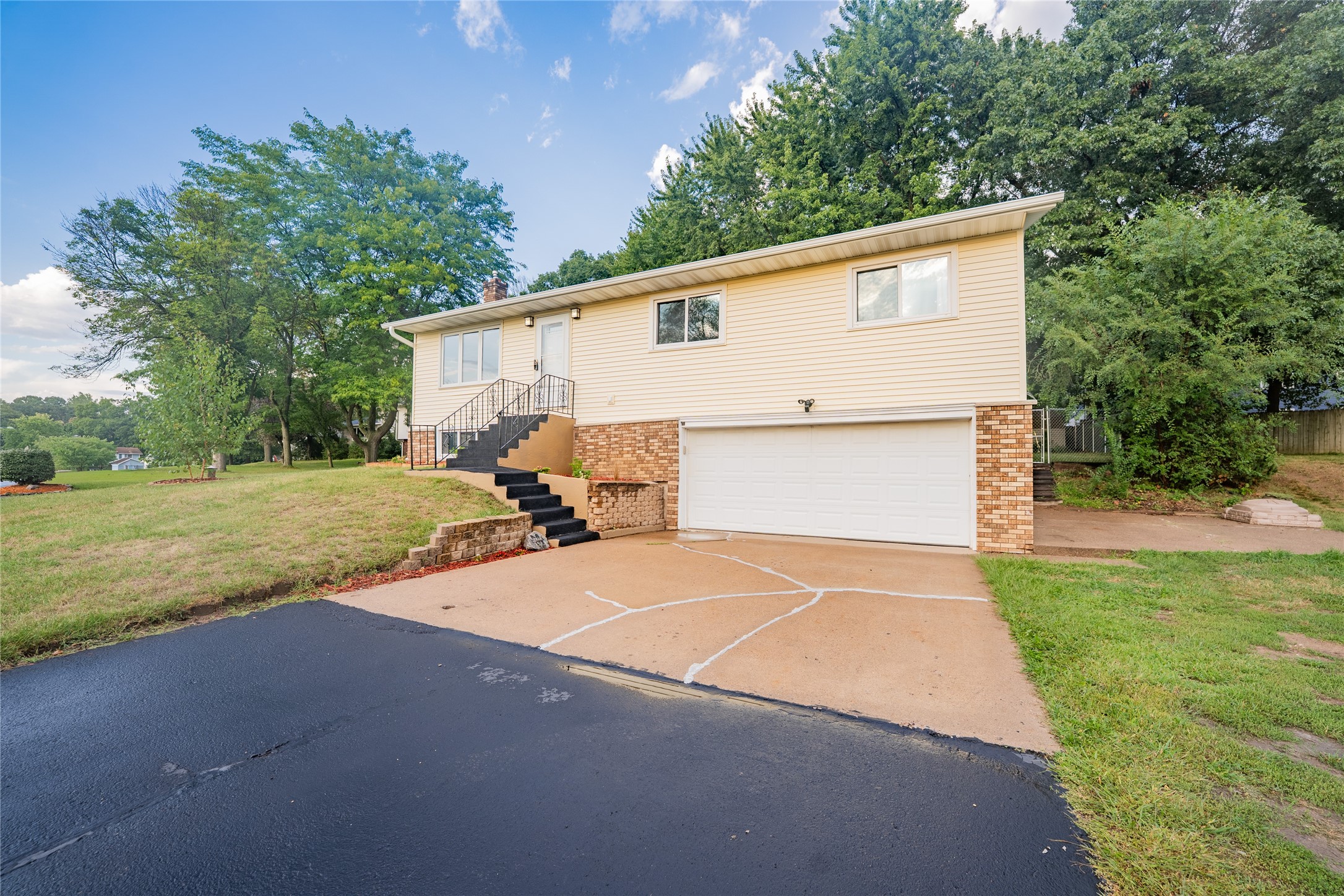 1127 5th Street E Property Photo 42
