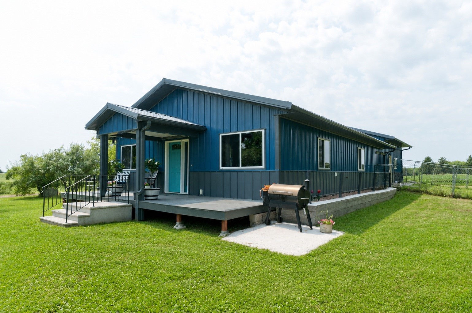 2103 10th Street Property Photo 2