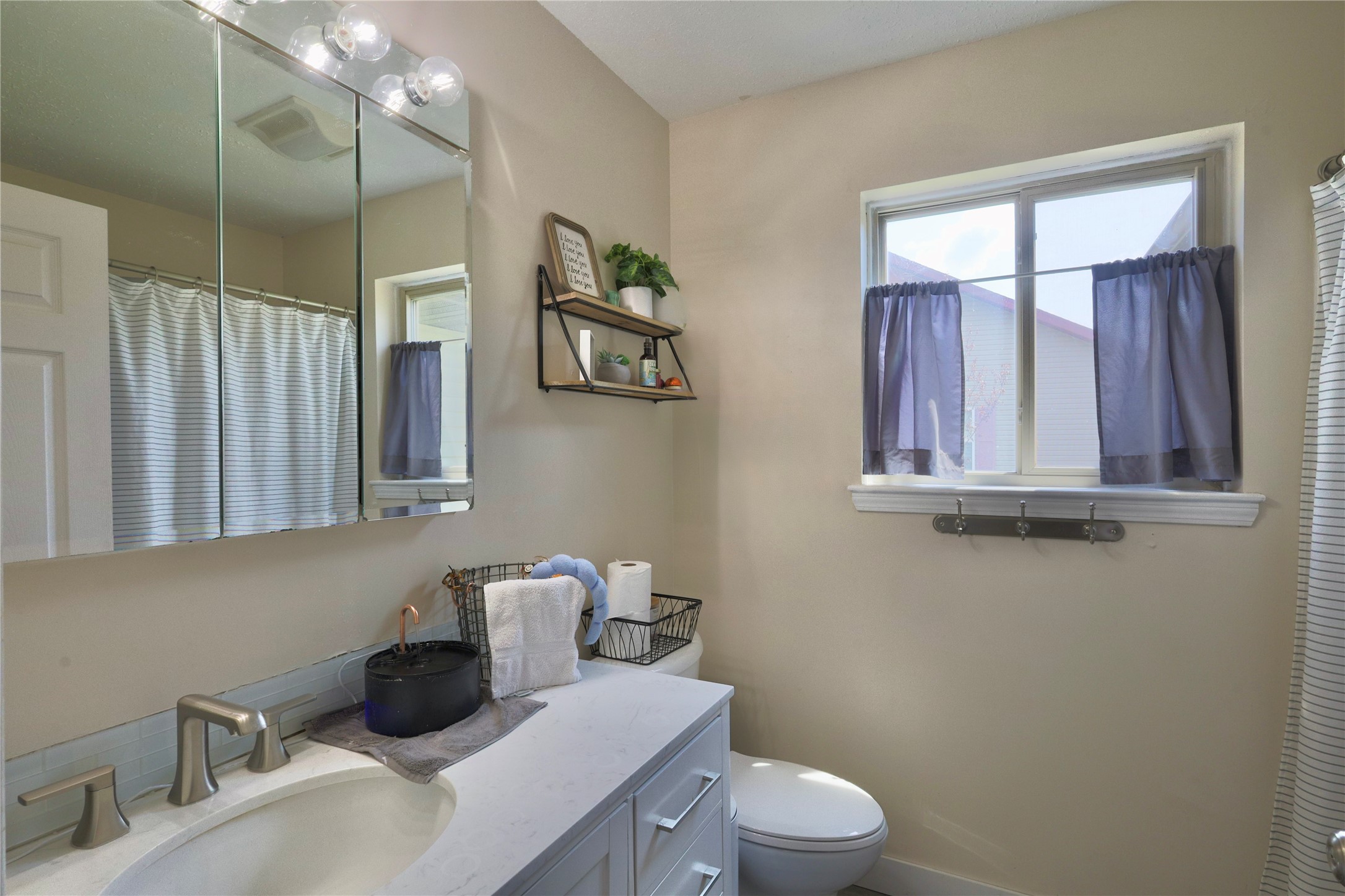 328 E Adams Avenue Property Photo 23