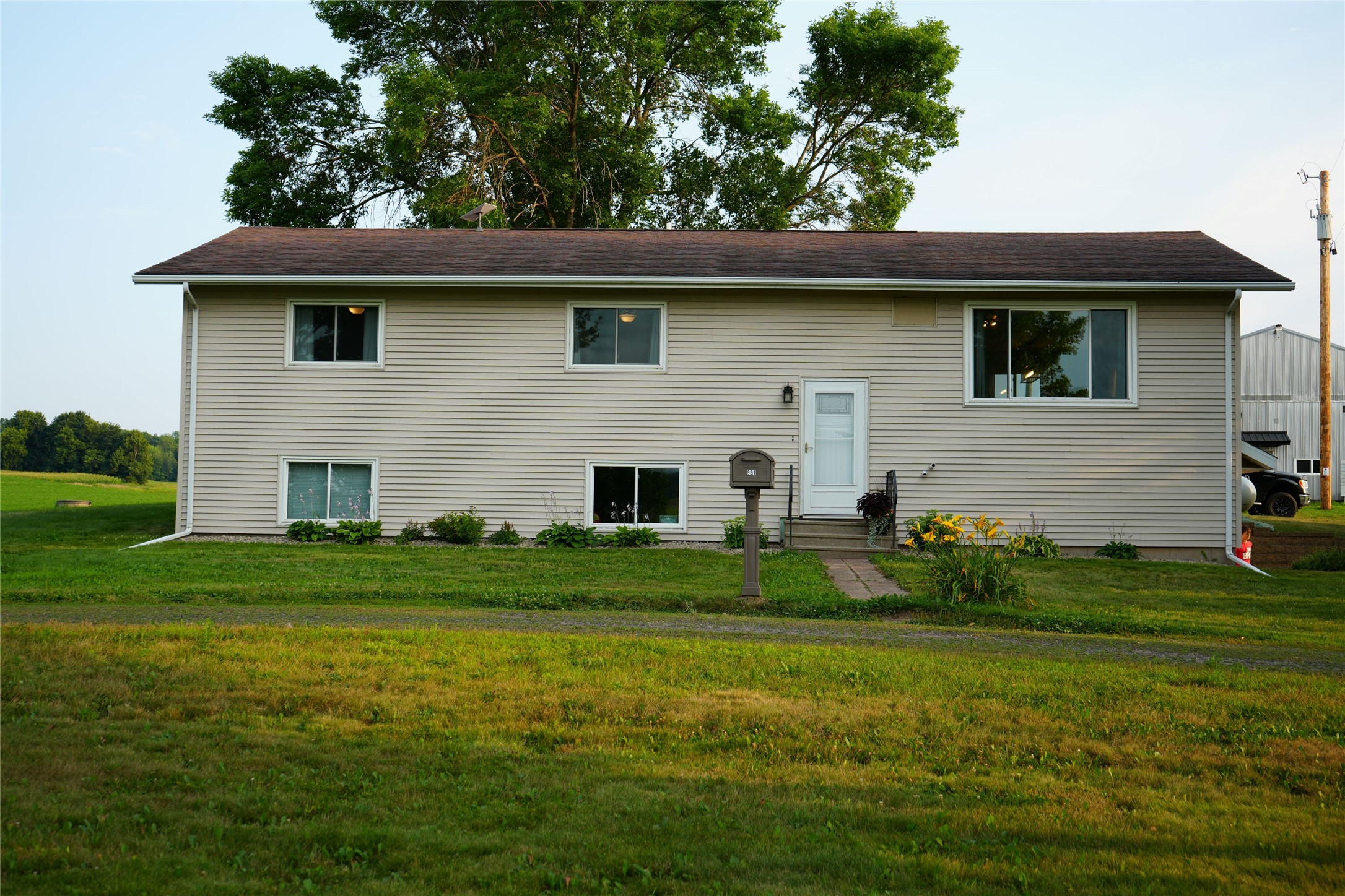 991 19th Avenue Property Photo 3