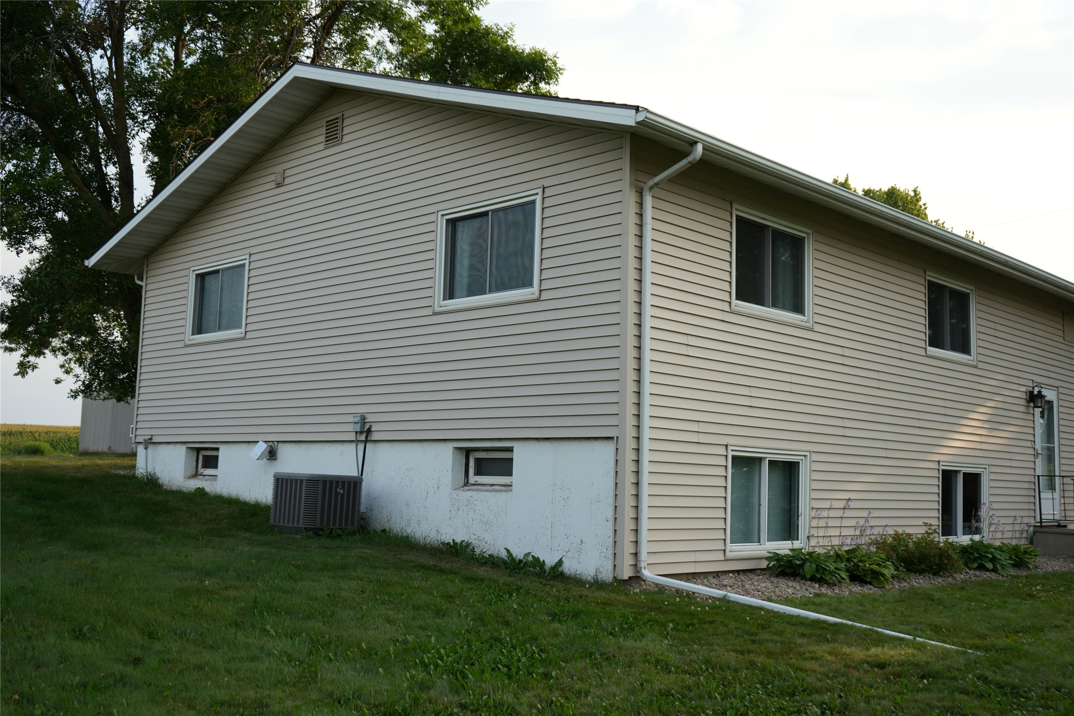 991 19th Avenue Property Photo 5