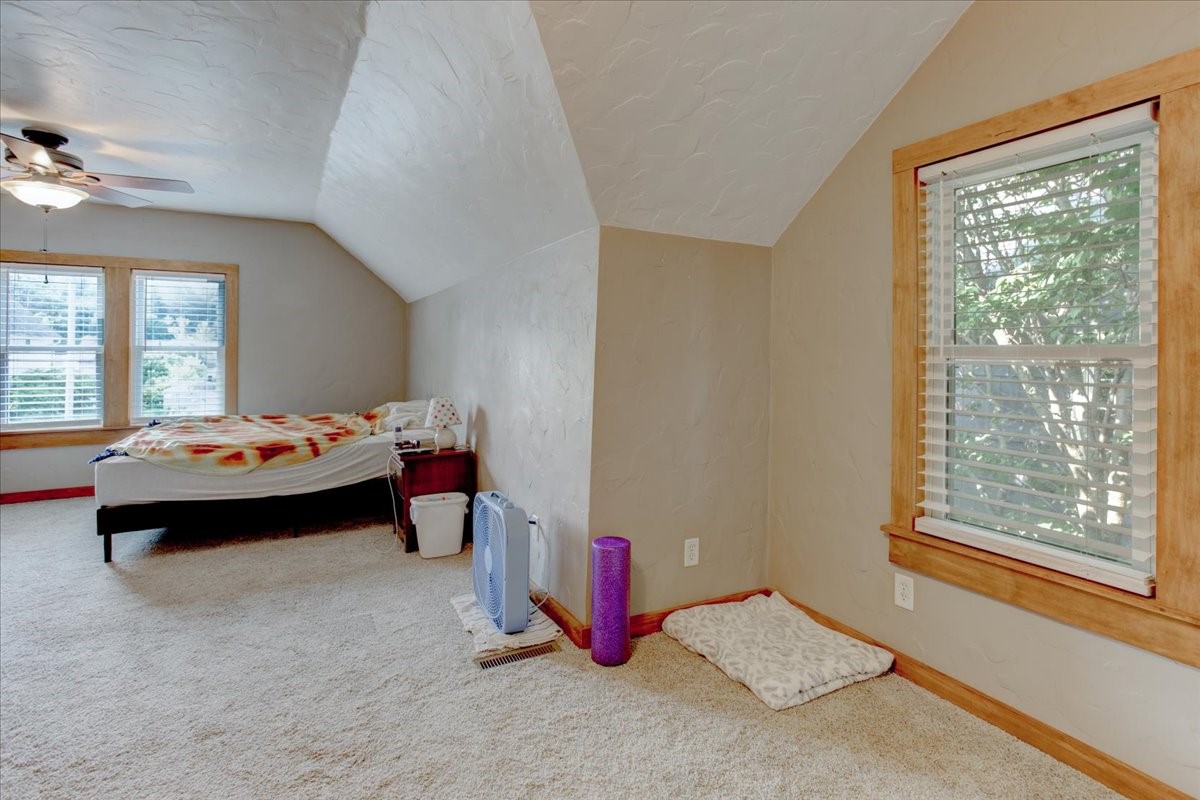 116 Pine Street Property Photo 15