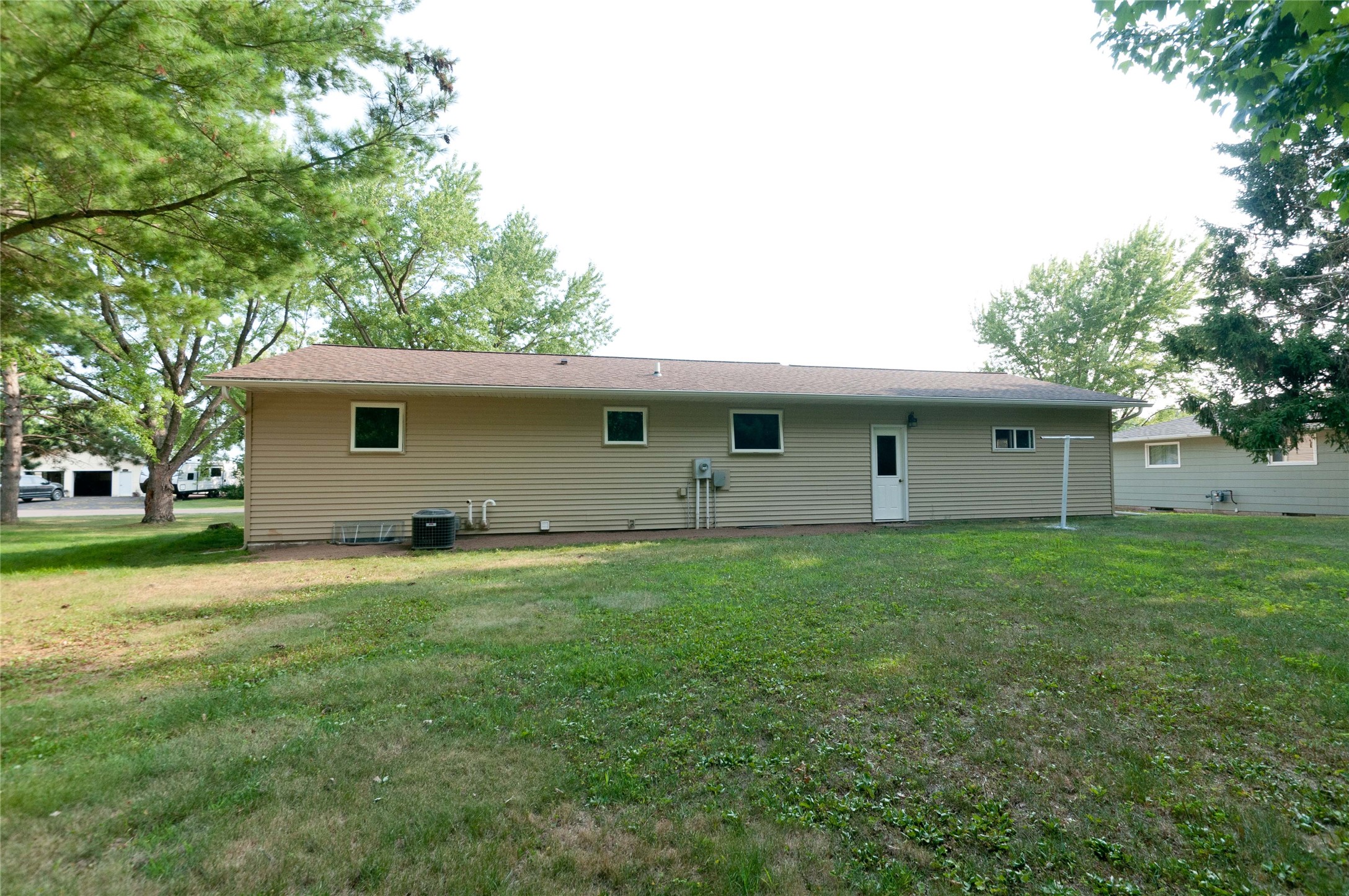 417 Spruce Avenue Property Photo 6