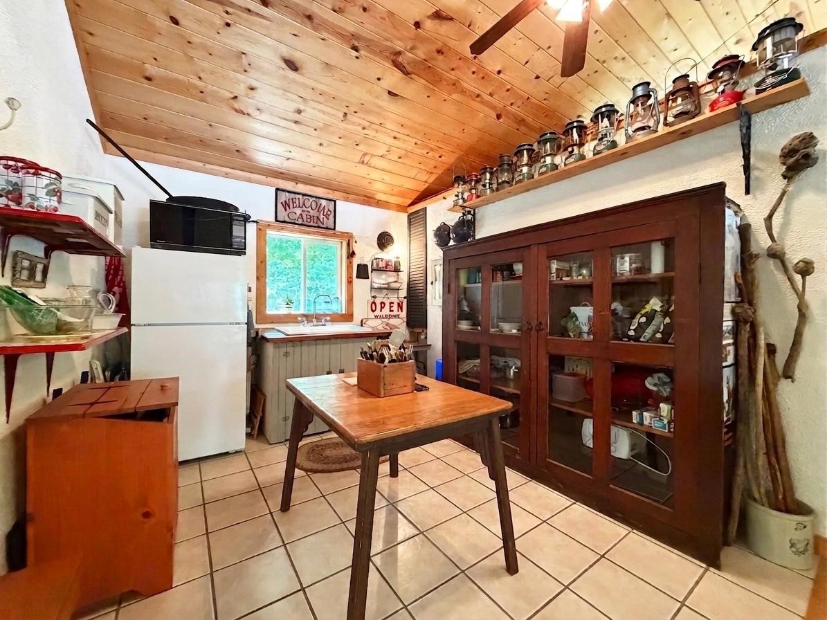 2773 28 1/2 Street Property Photo 4