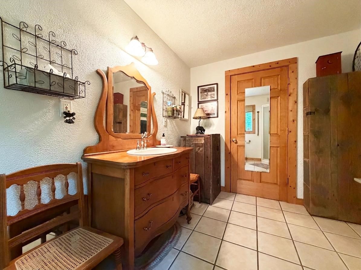 2773 28 1/2 Street Property Photo 21