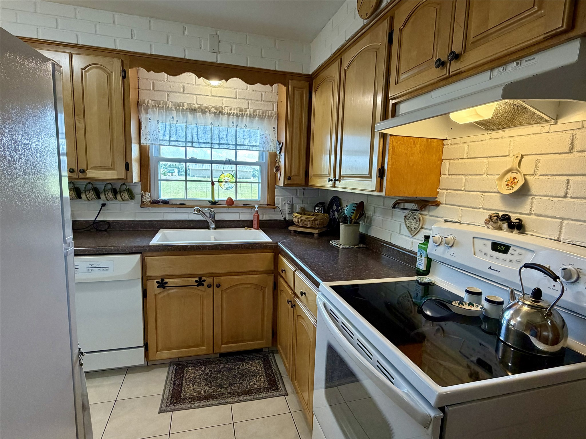 404 Edward Street Property Photo 9