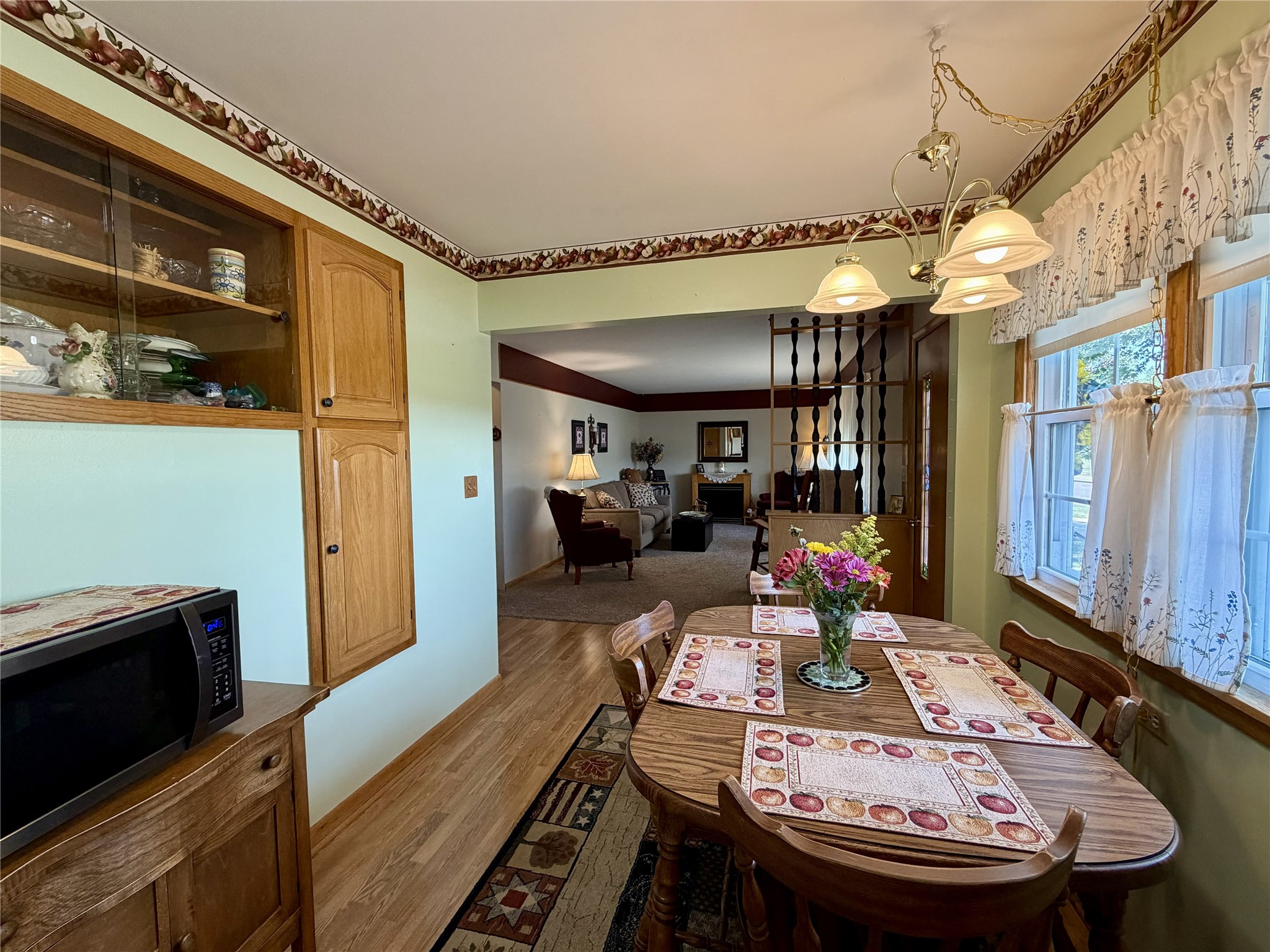 404 Edward Street Property Photo 13