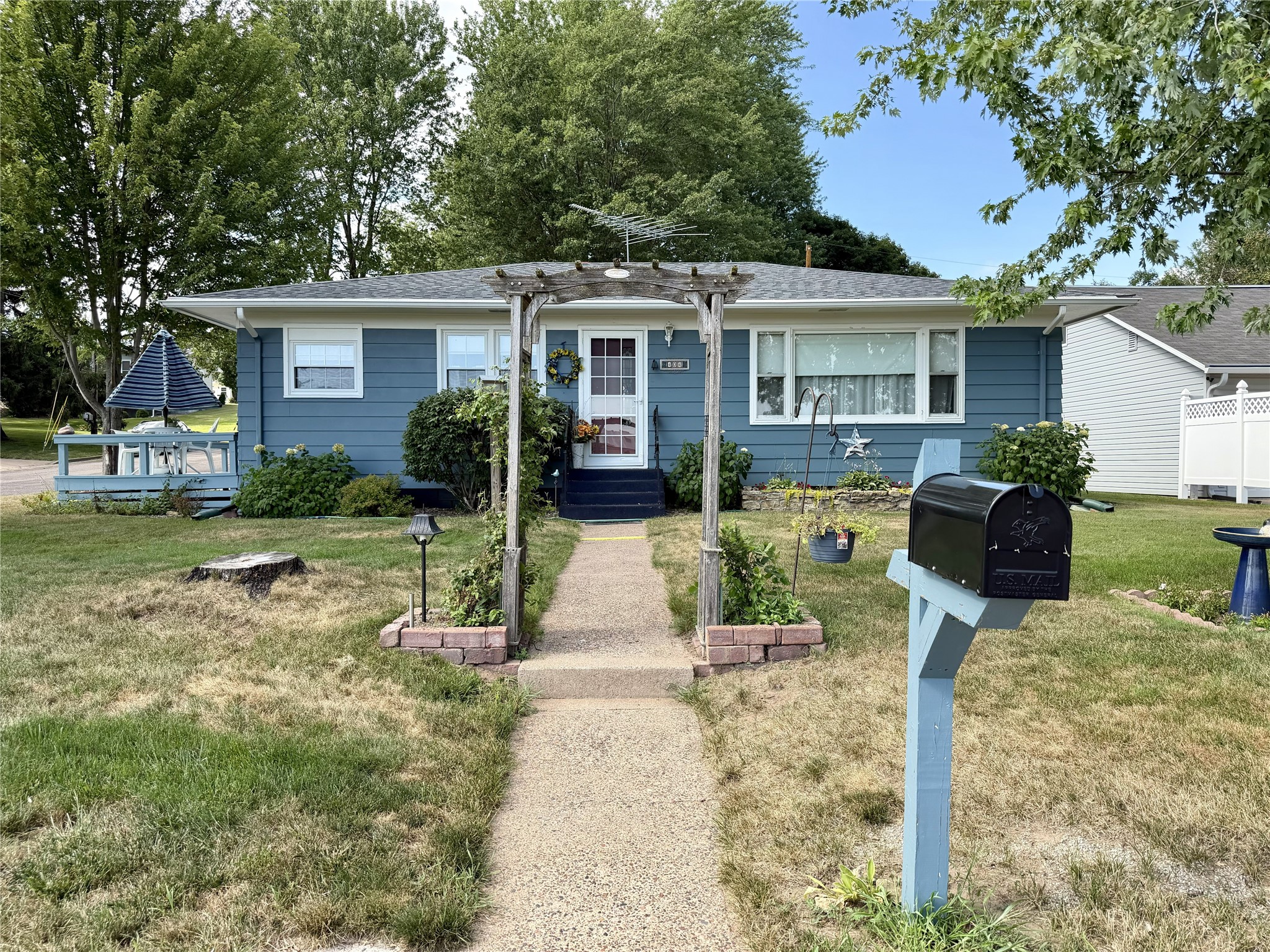 404 Edward Street Property Photo 29