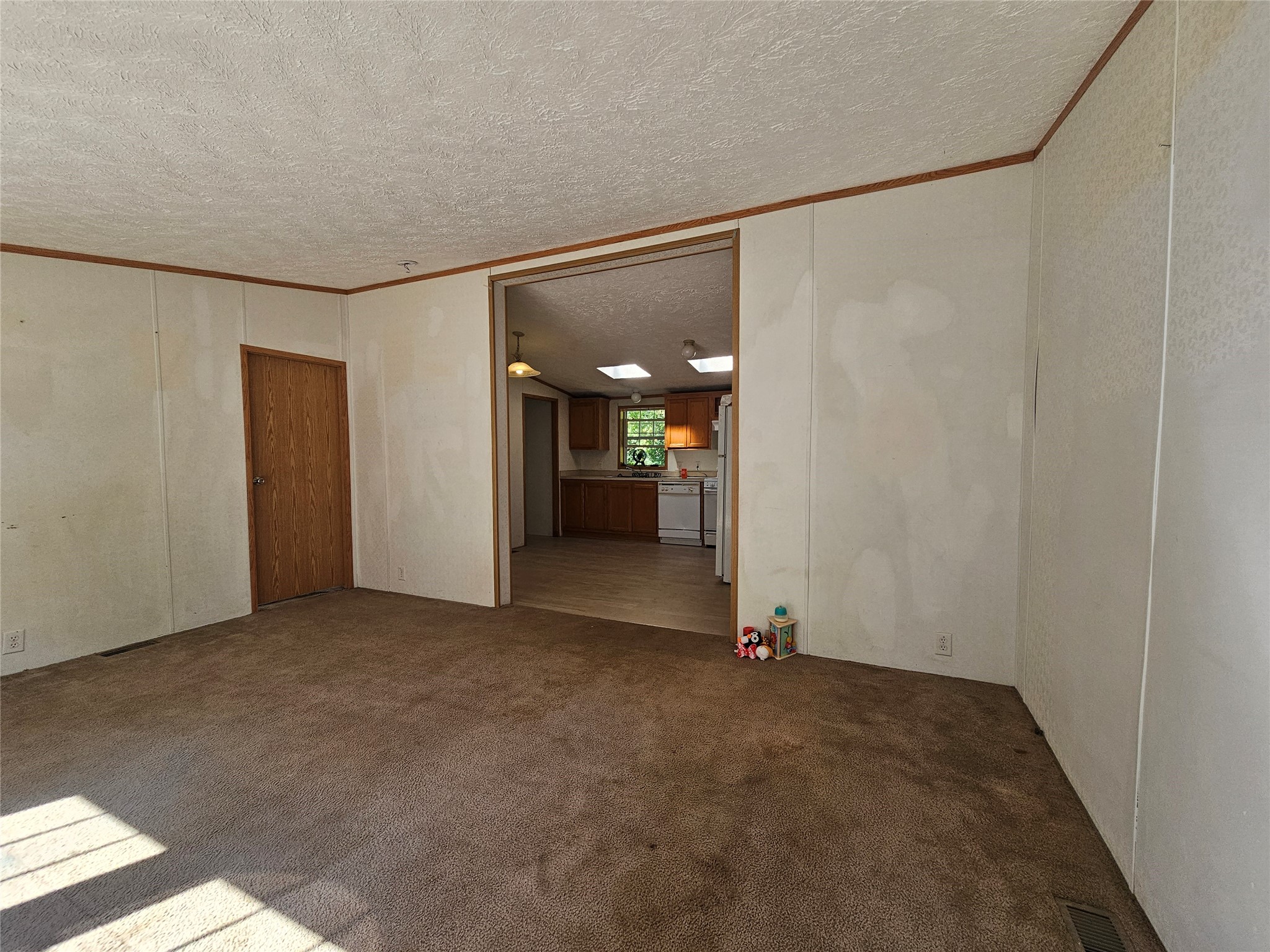203 2nd Street Property Photo 3
