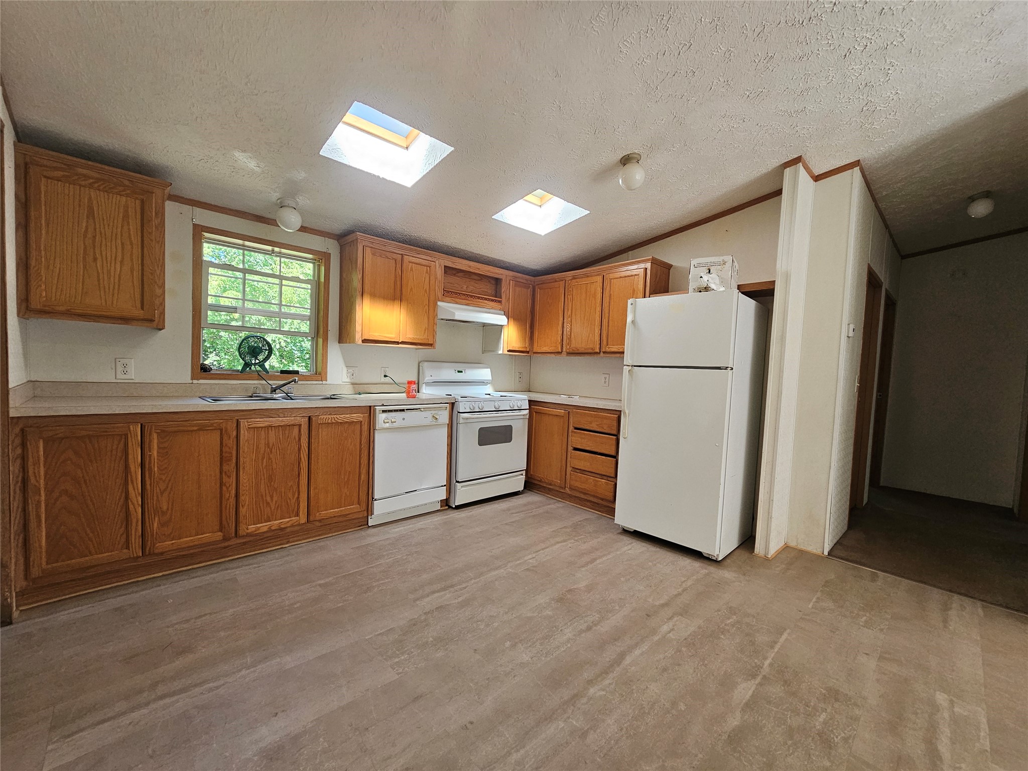 203 2nd Street Property Photo 4