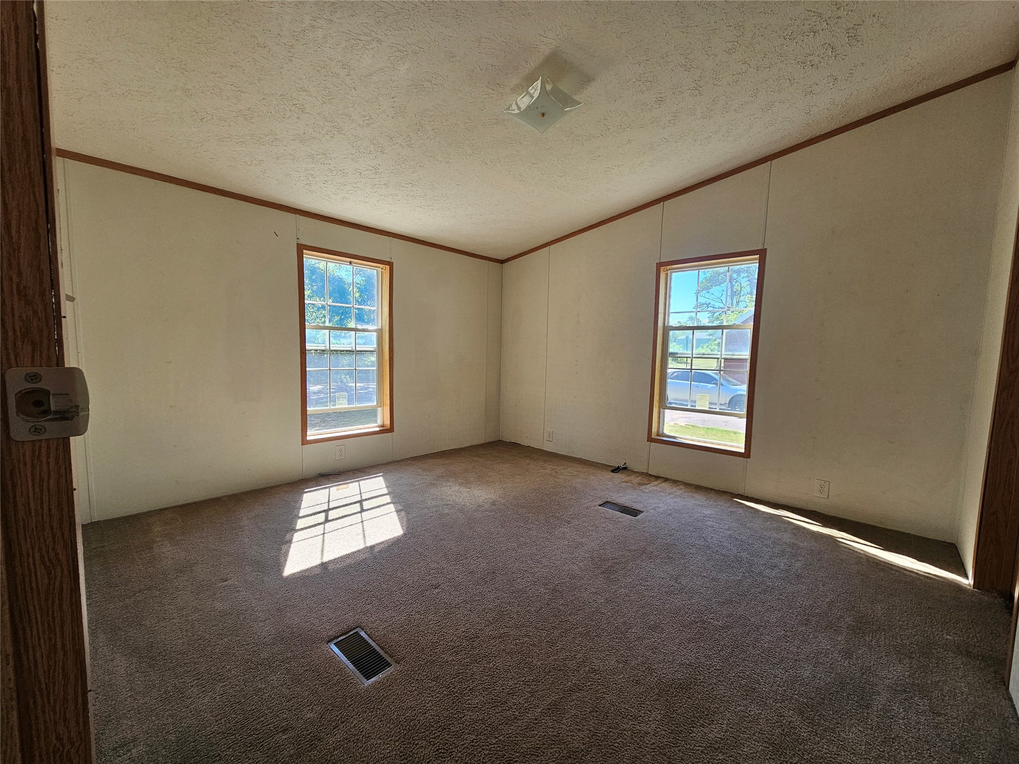 203 2nd Street Property Photo 5